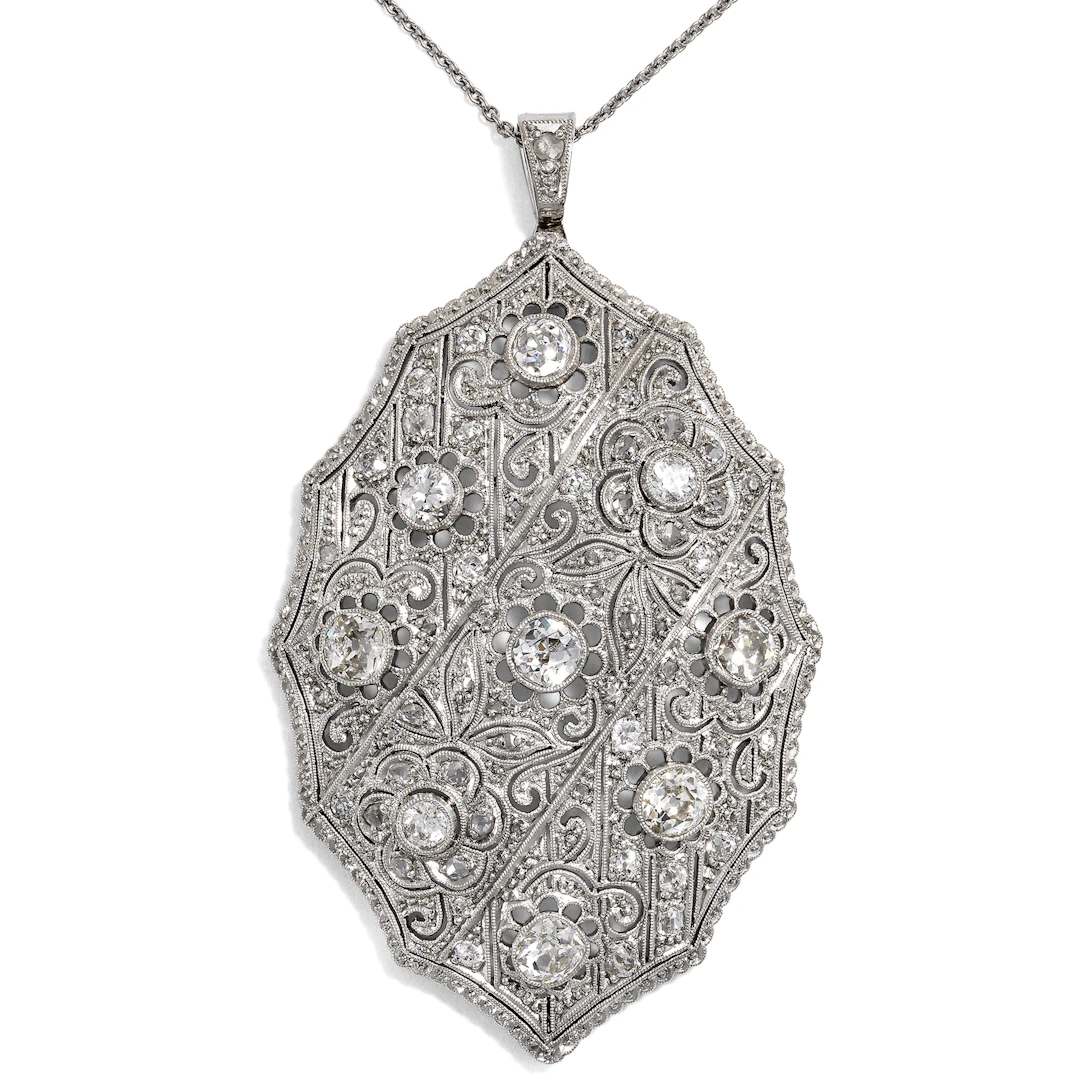 Luxurious Déco Pendant-Brooch with 3.41 ct Diamonds in Platinum, c. 1925