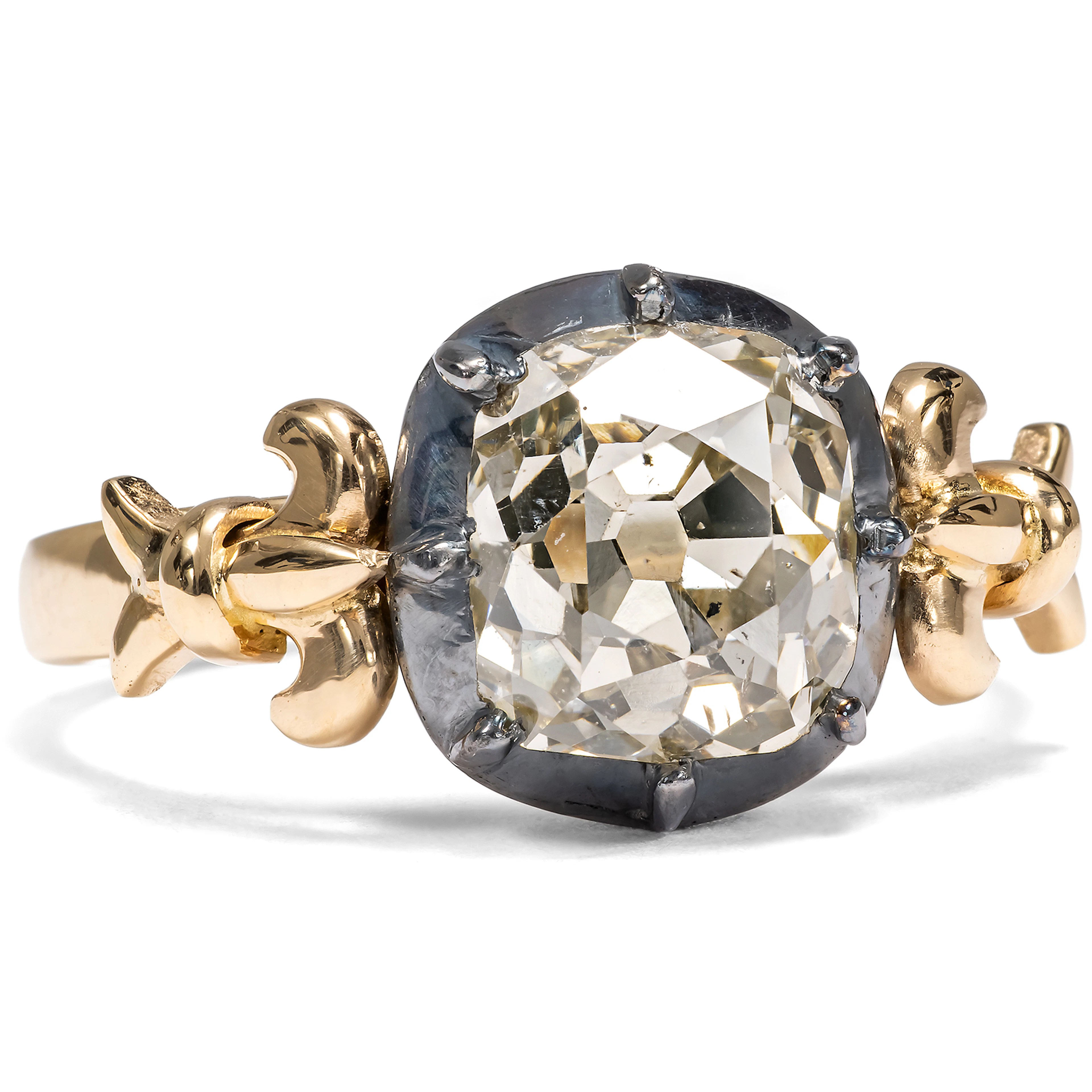 Spectacular Ring with 3.40 ct "Old Mine Cut" Diamond, from our Workshop