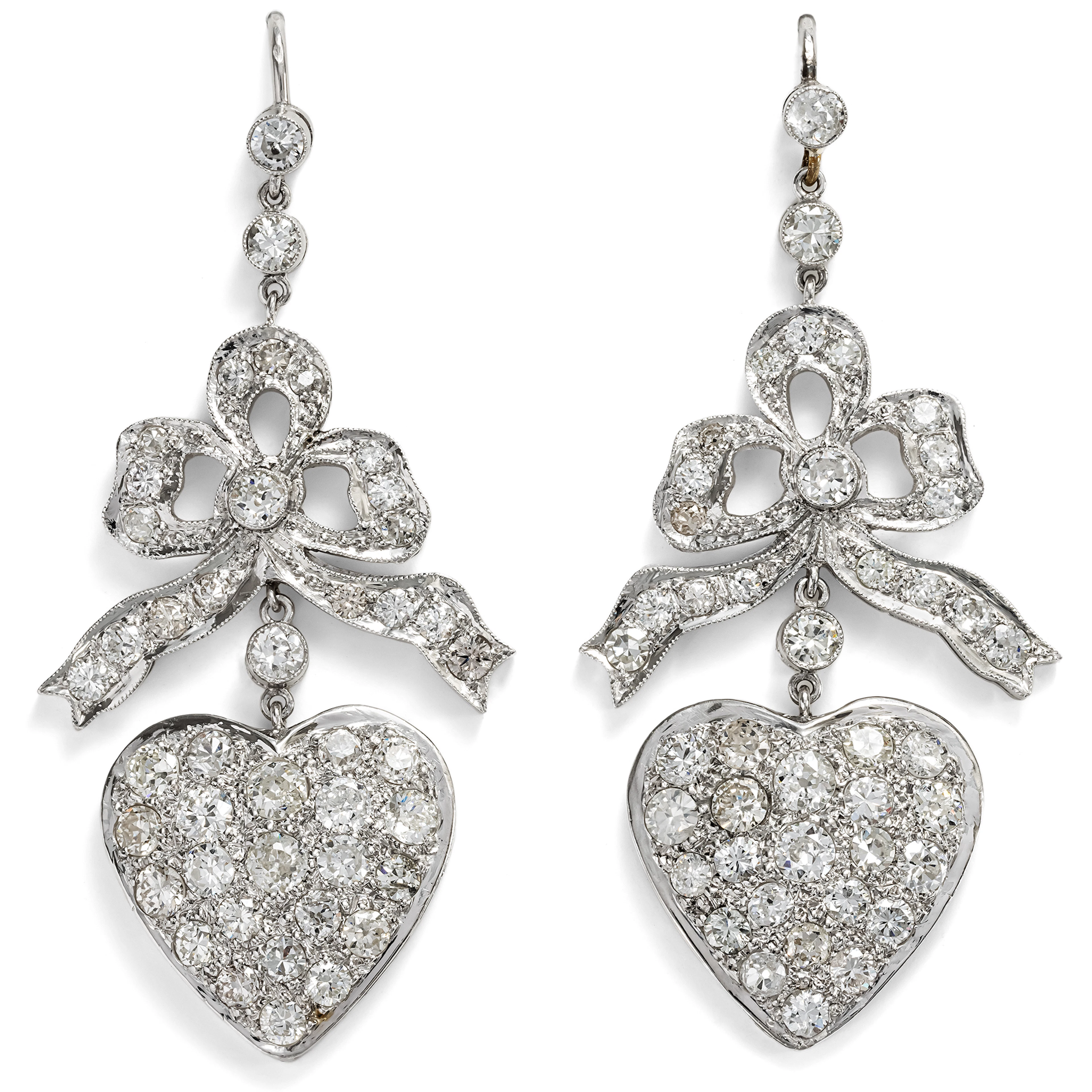 Victorian Vibes, Eighties Glam • Große Ohrringe aus Platin mit 7,50