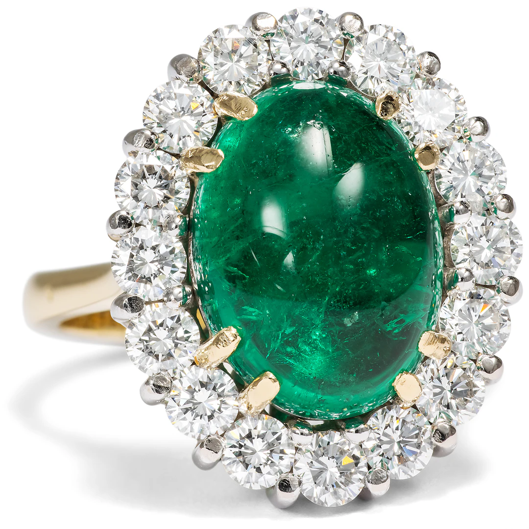 Luxurious Colombian Emerald and Diamond Ring, c. 1980s