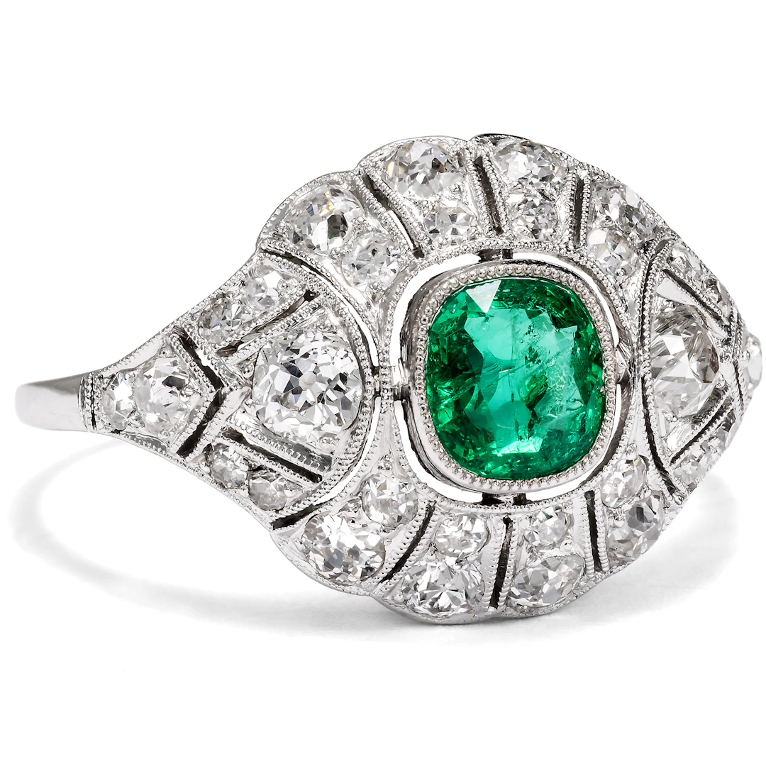 Elegant Art Deco ring with Colombian emerald & diamonds, circa 1930s