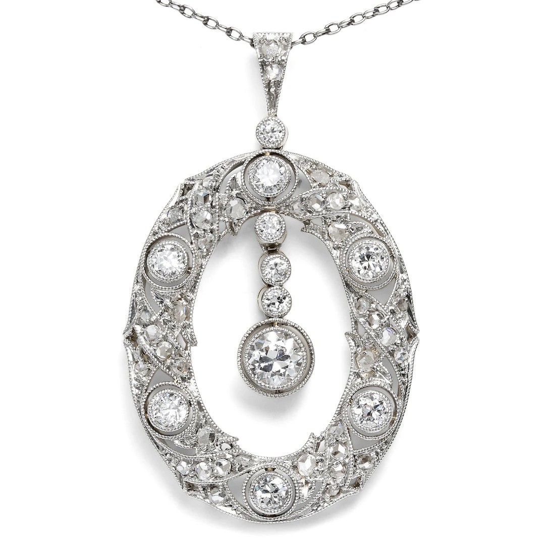 Elegant Belle Époque Pendant with Diamonds in Platinum, c. 1910