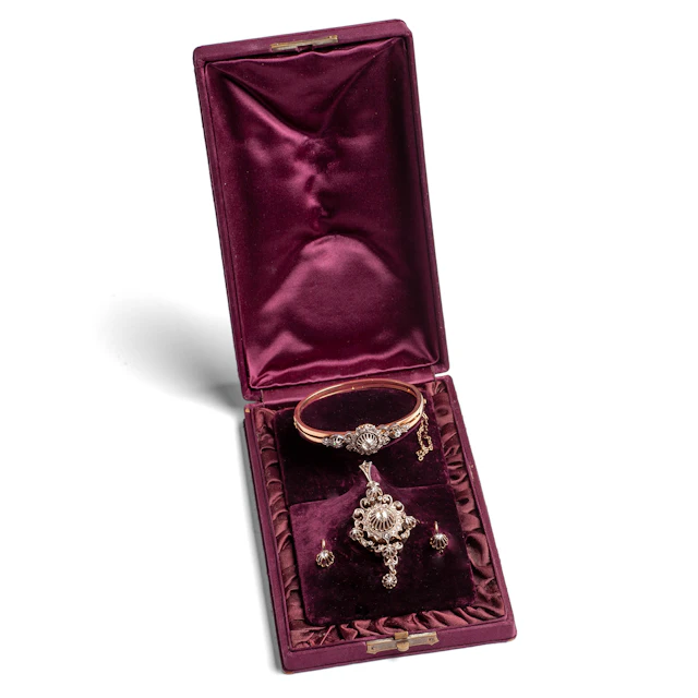 Splendid Demi-Parure With Diamond Roses in Silver & Red Gold, Austria-Hungary