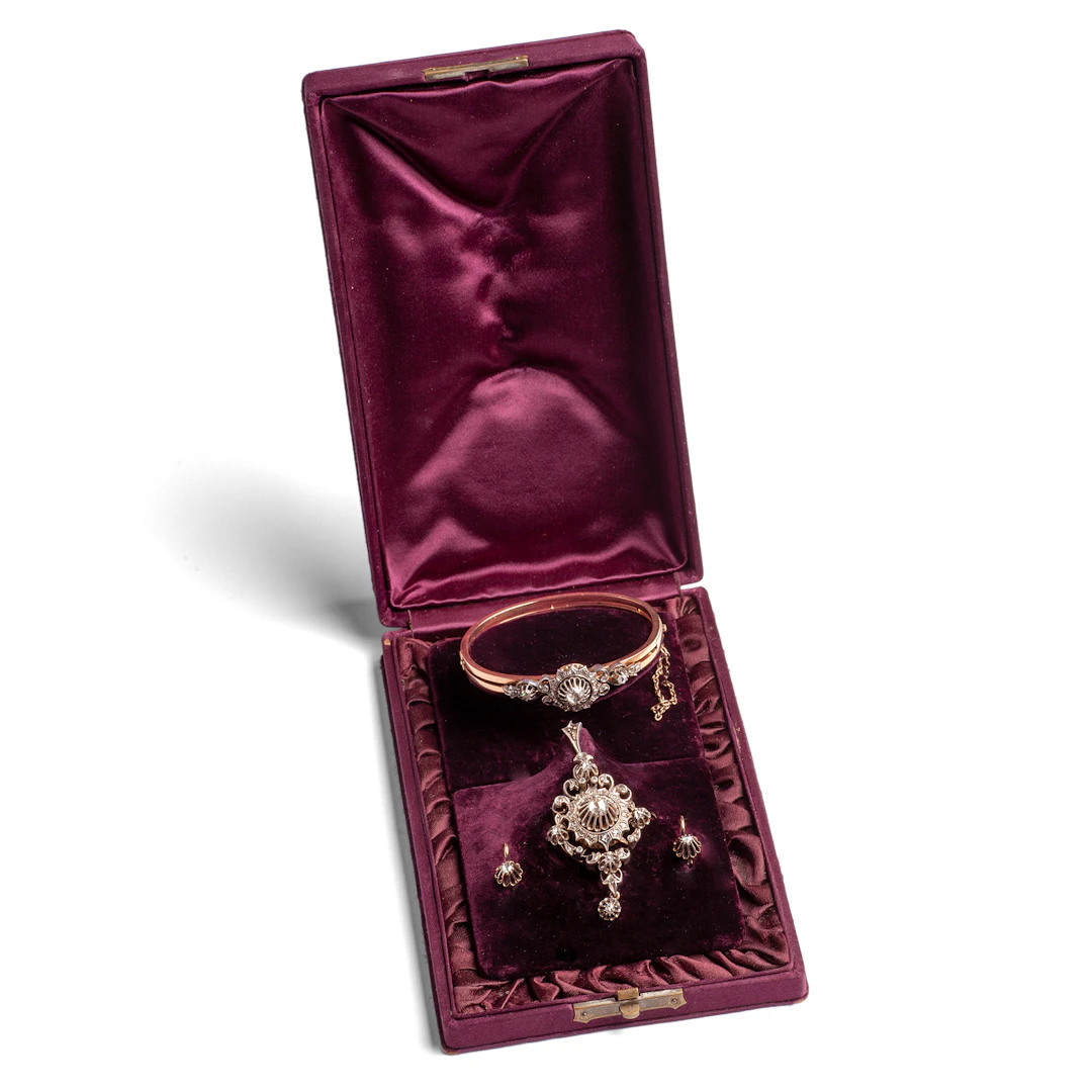Splendid Demi-Parure With Diamond Roses in Silver & Red Gold, Austria-Hungary