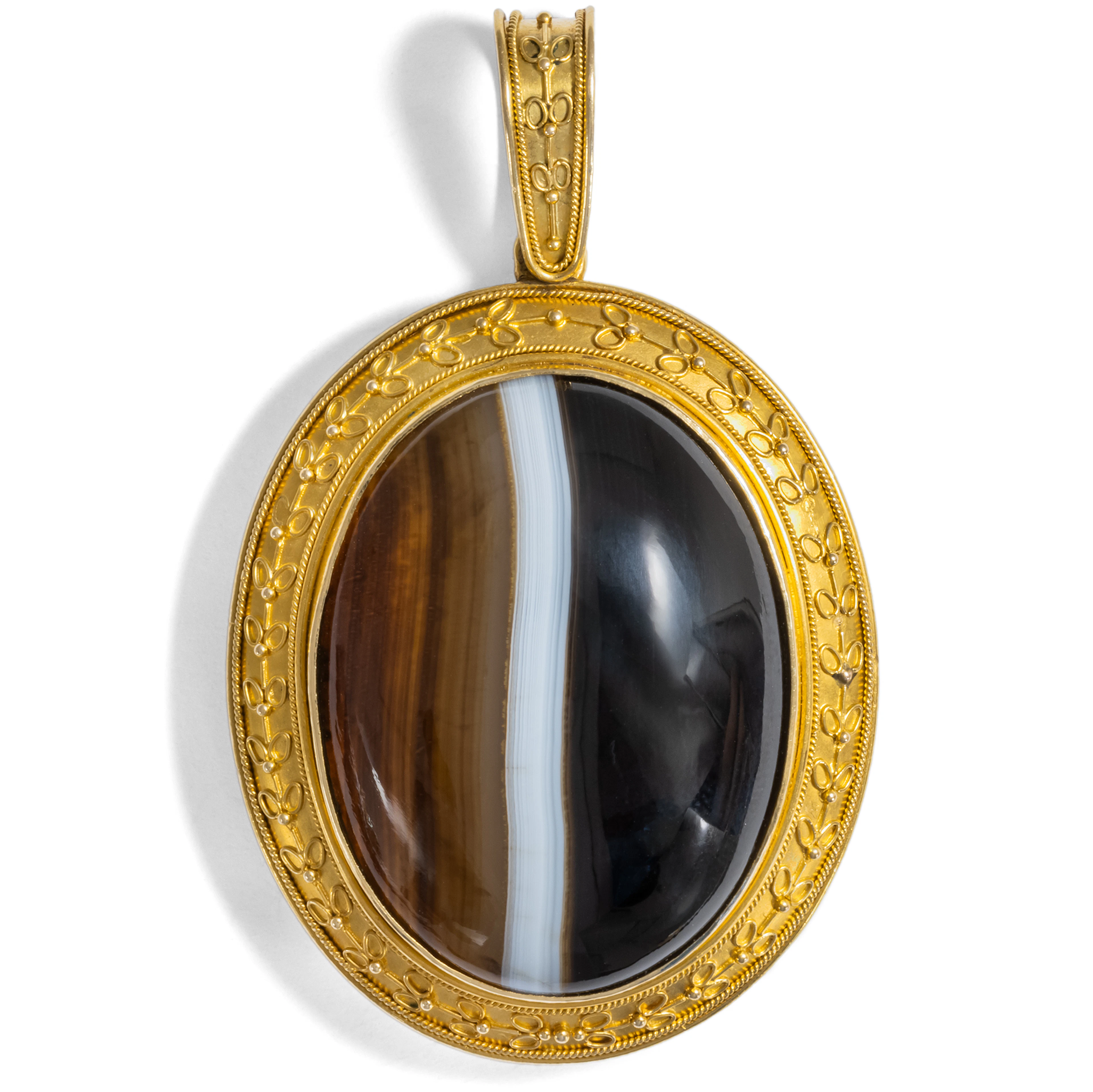 Large Antique Locket Pendant with Layered Agates in Gold, c. 1870