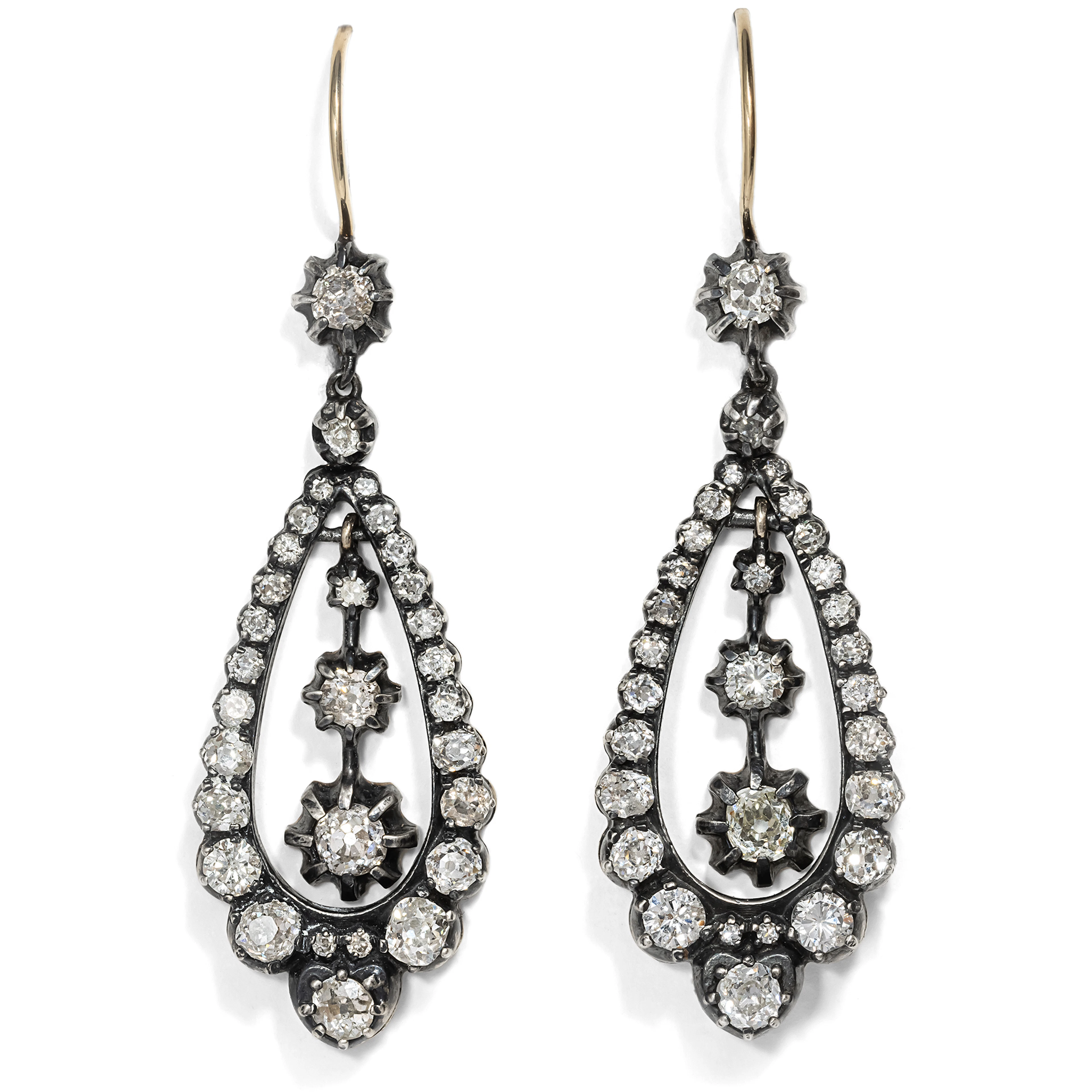 Magnificent Victorian Style Earrings with 4.50 ct Diamonds in Silver