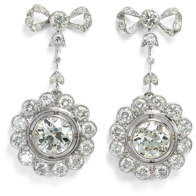 Stunning Earrings with 14.95 ct Diamonds in White Gold & Platinum