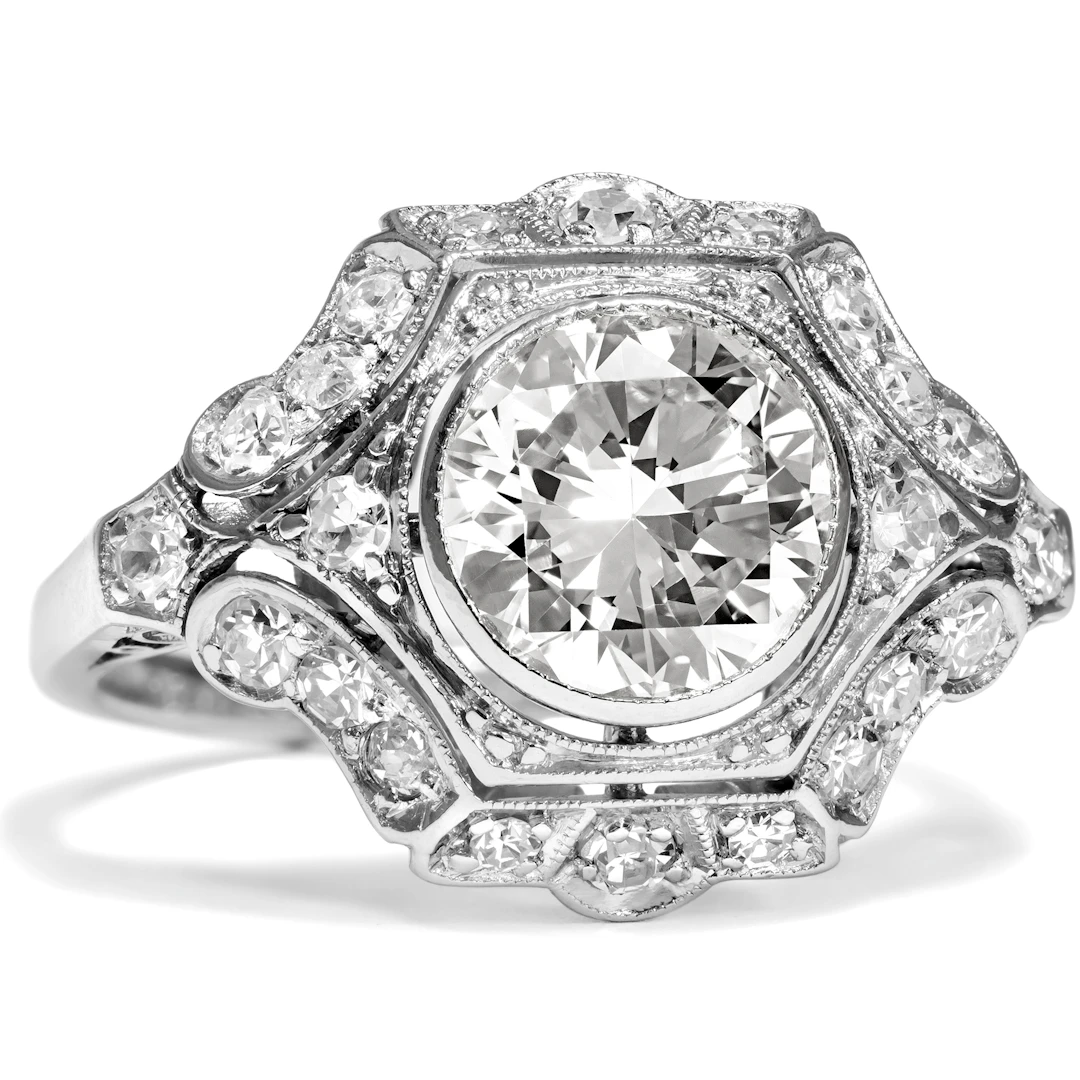 Timeless Art Déco Platinum Ring With 1.50 ct Old European Cut Diamond