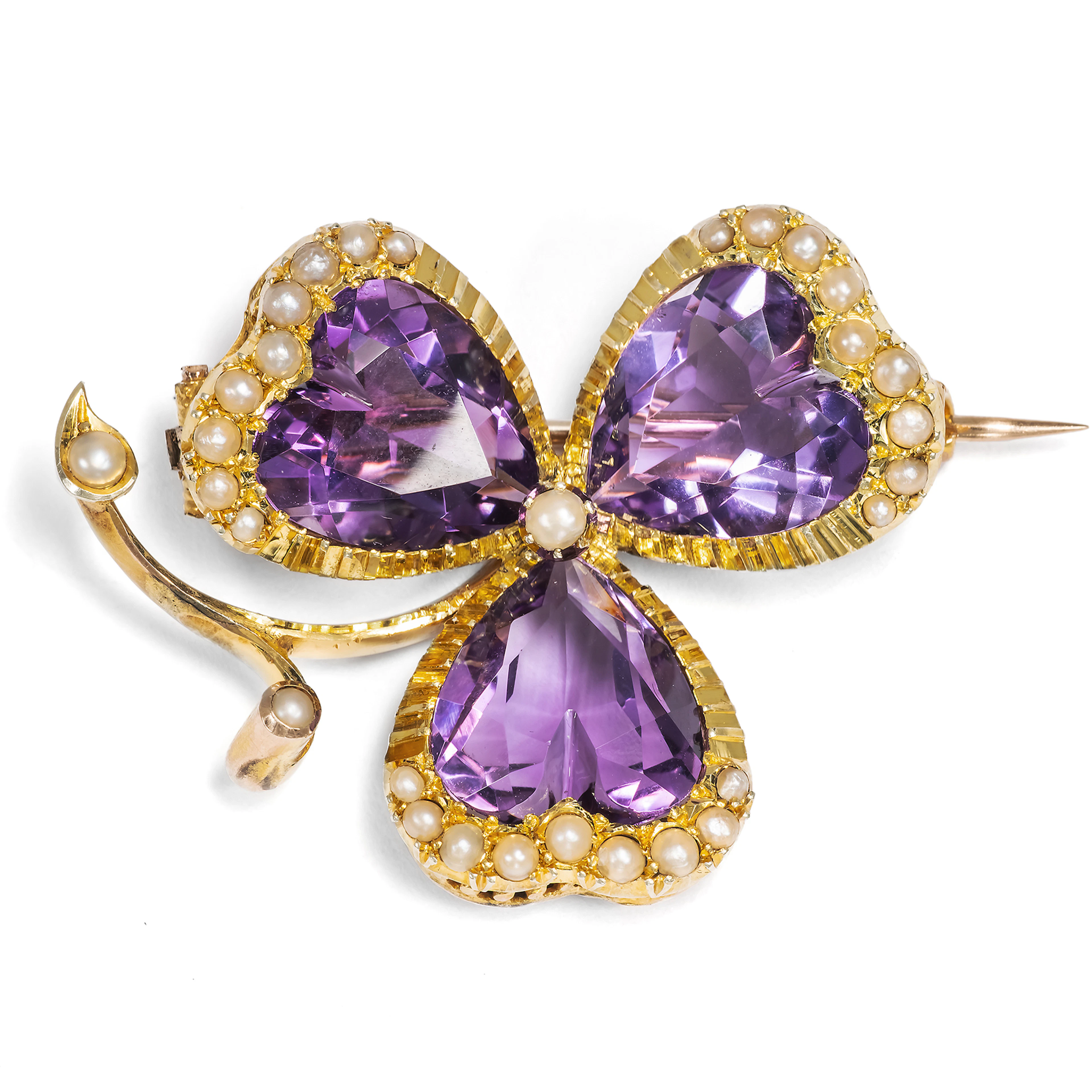 Antique Clover Brooch of Amethysts and Pearls in Gold, British, c. 1890s