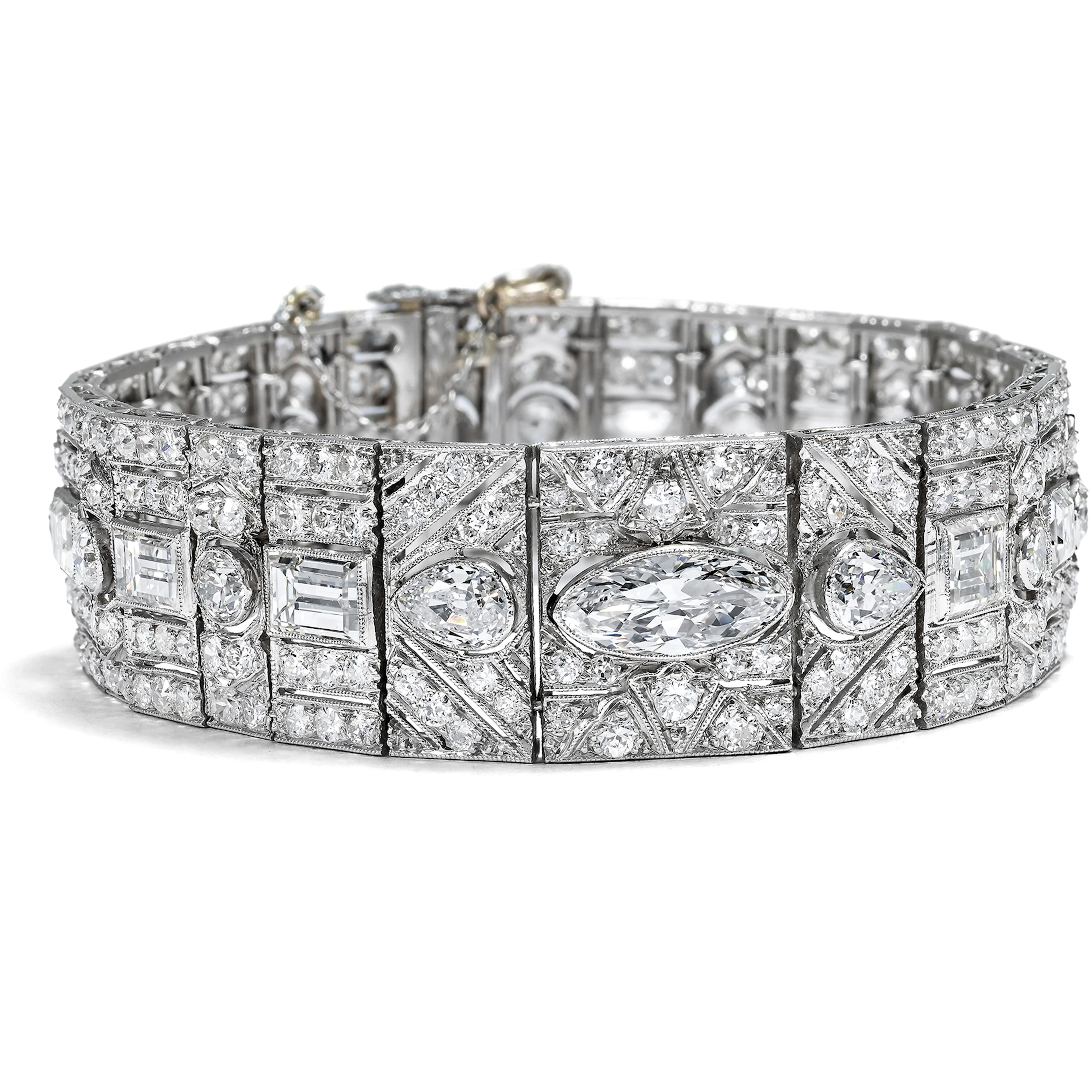 Luxurious 23.75 ct Diamond and Platinum Déco Bracelet, c. 1930