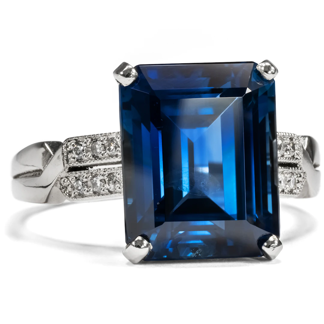 Sustainable Ring with Sapphire & Diamonds Set in Platinum from Our Workshop