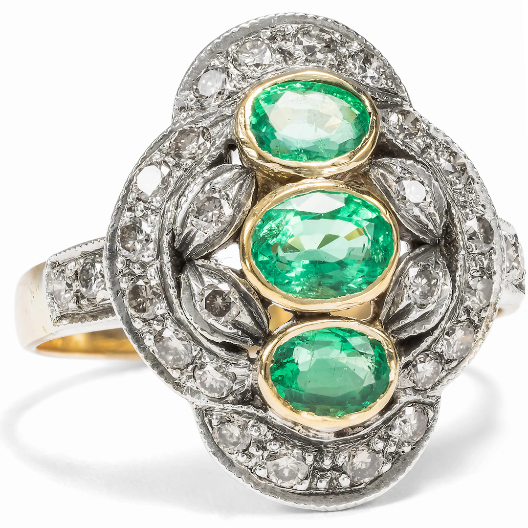 Elegant Vintage Ring with Emeralds & Diamonds, c. 1980