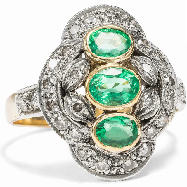 Elegant Vintage Ring with Emeralds & Diamonds, c. 1980