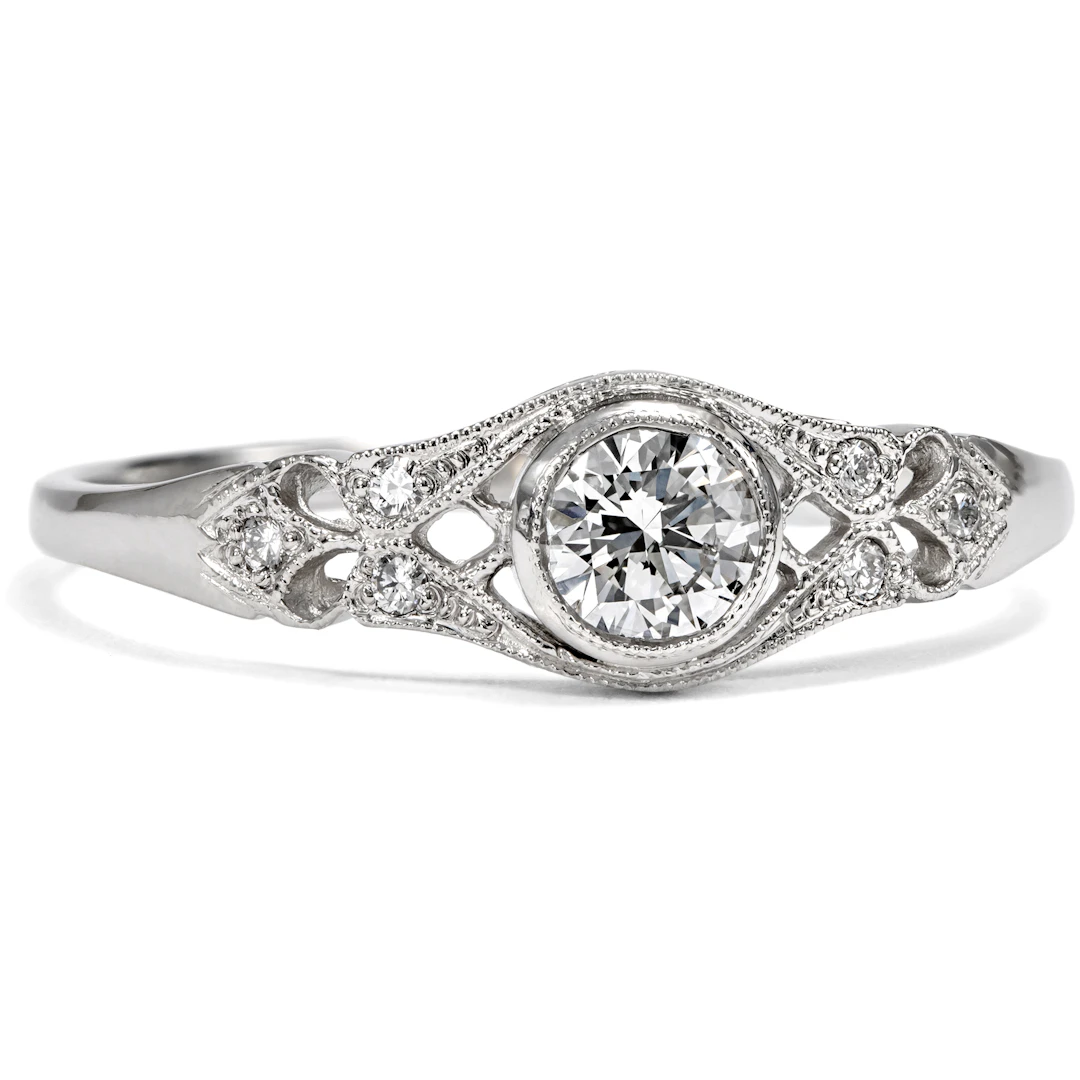 Delicate Ring with a 0.30 ct IF GIA Diamond in Platinum, from Our Workshop