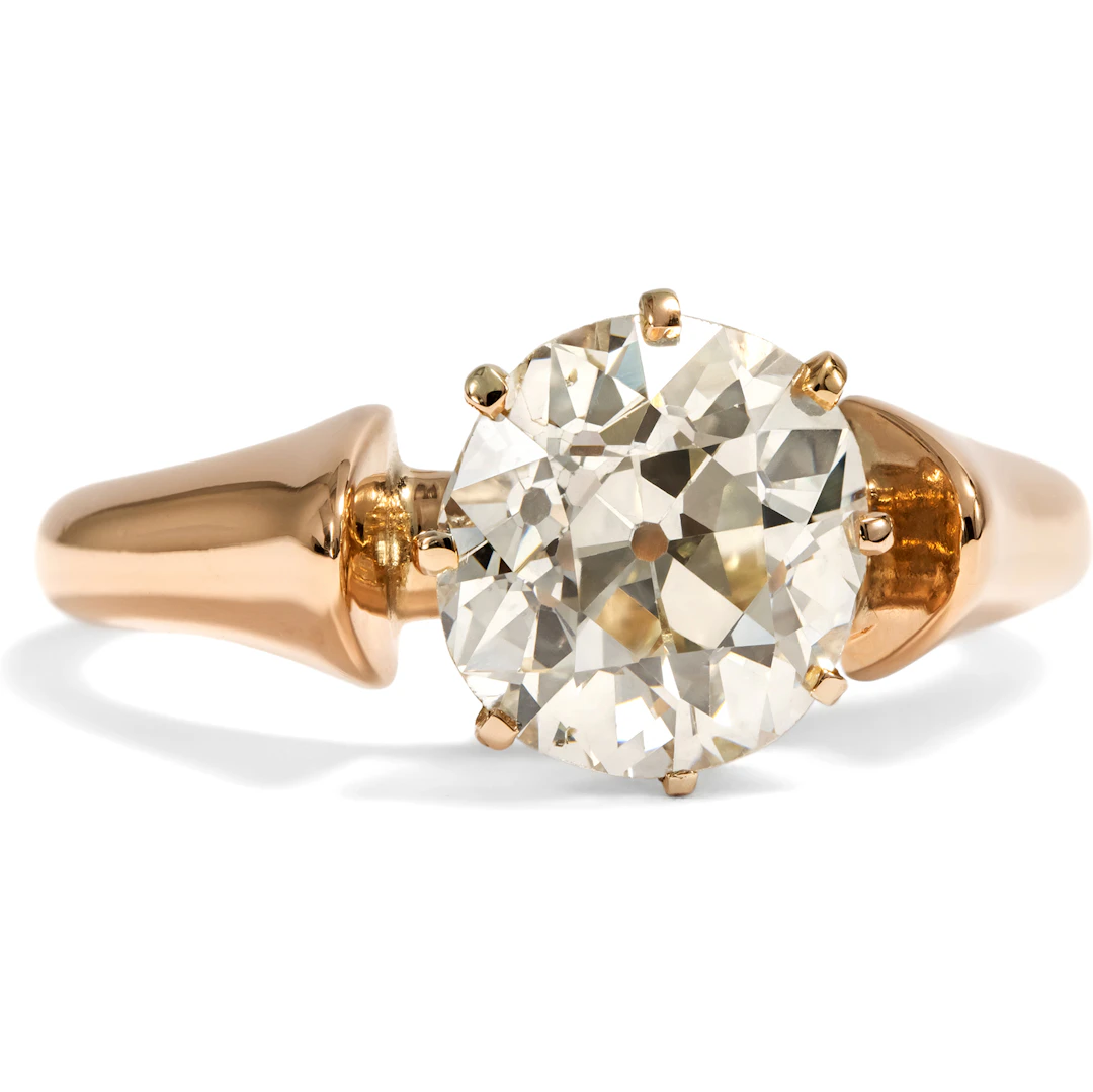 Antique Solitaire Ring with a 2.18 ct Old-Cut Diamond in Rose Gold, c. 1890