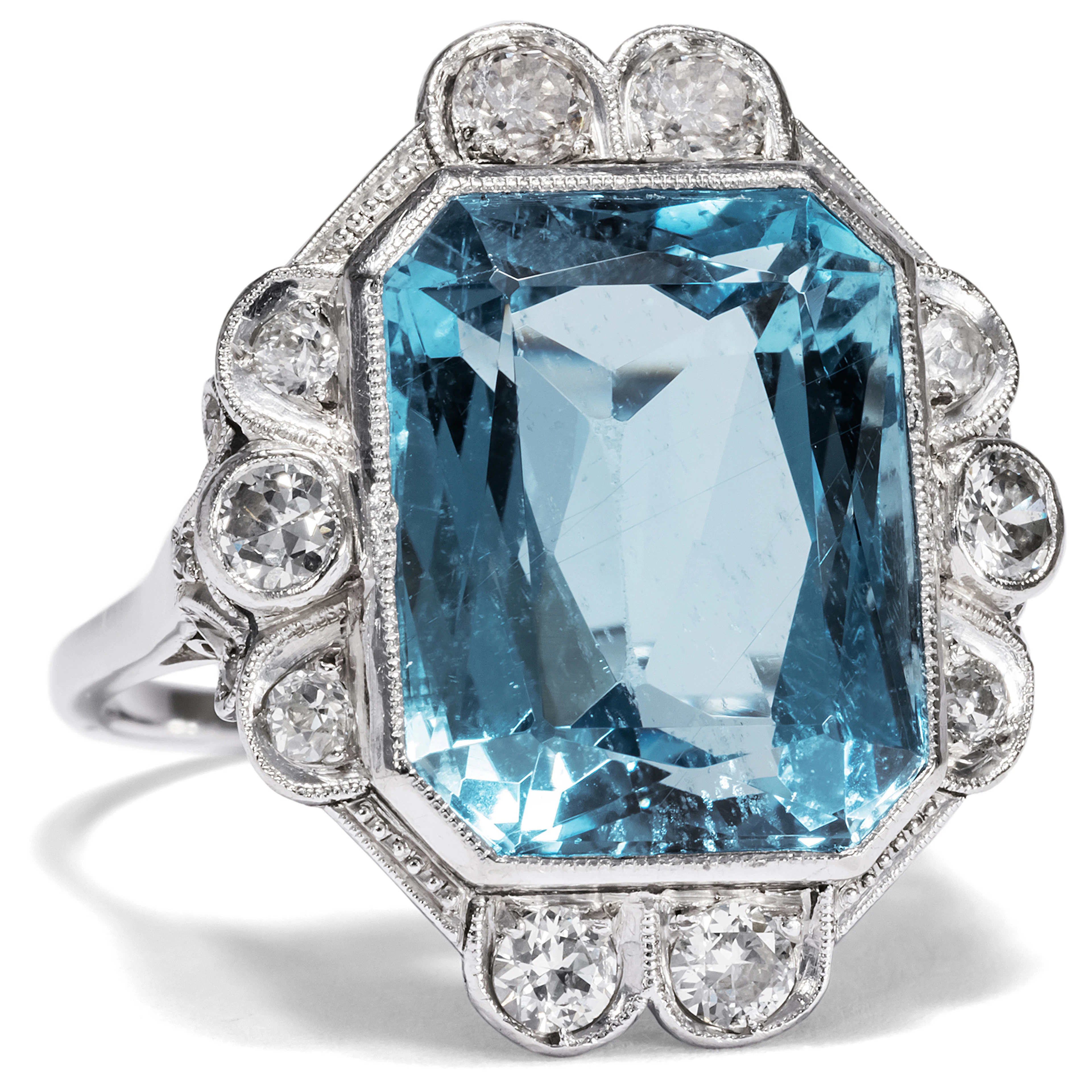 Gorgeous Aquamarine Ring With Diamonds in White Gold & Platinum, c. 1930