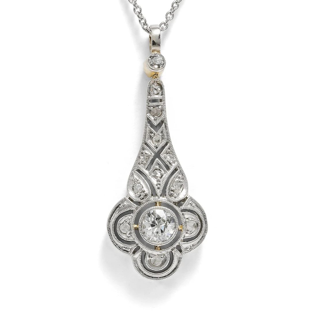 Elegant Art Deco Pendant with Diamonds in Platinum on Gold, c. 1930