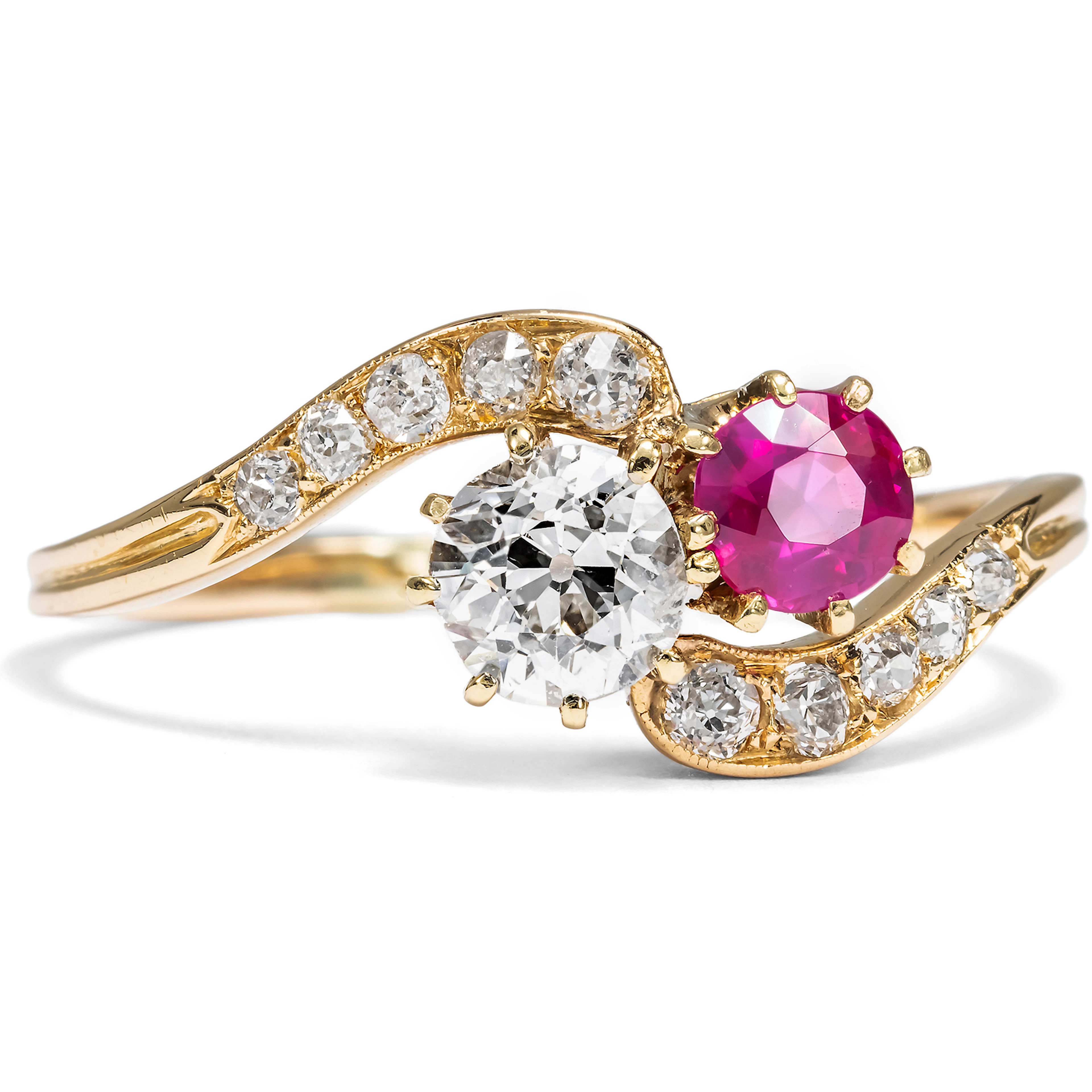 Exquisite Antique Gold Ring with Burmese Ruby & Diamonds, c. 1900
