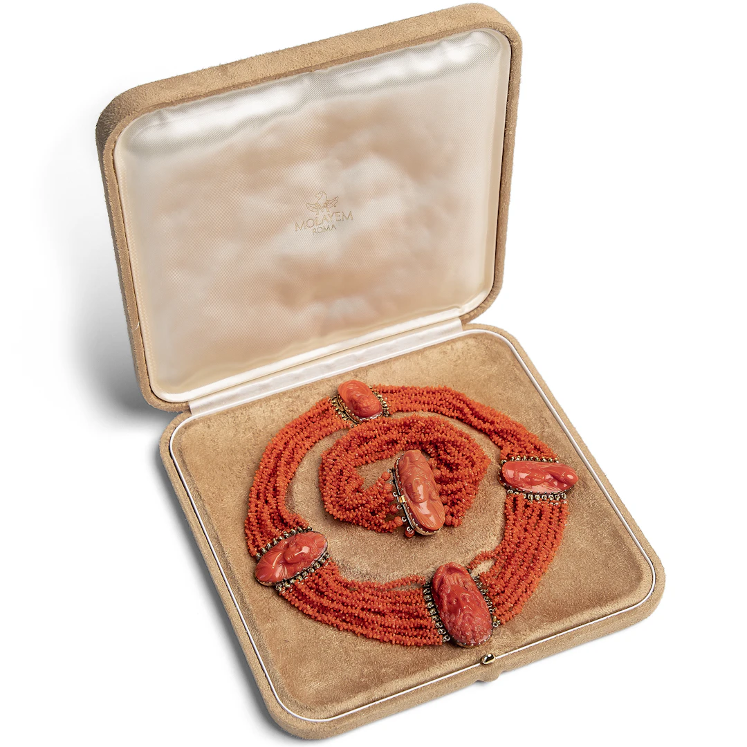 Antique Demi-Parure of Necklace and Bracelet in Mediterranean Coral