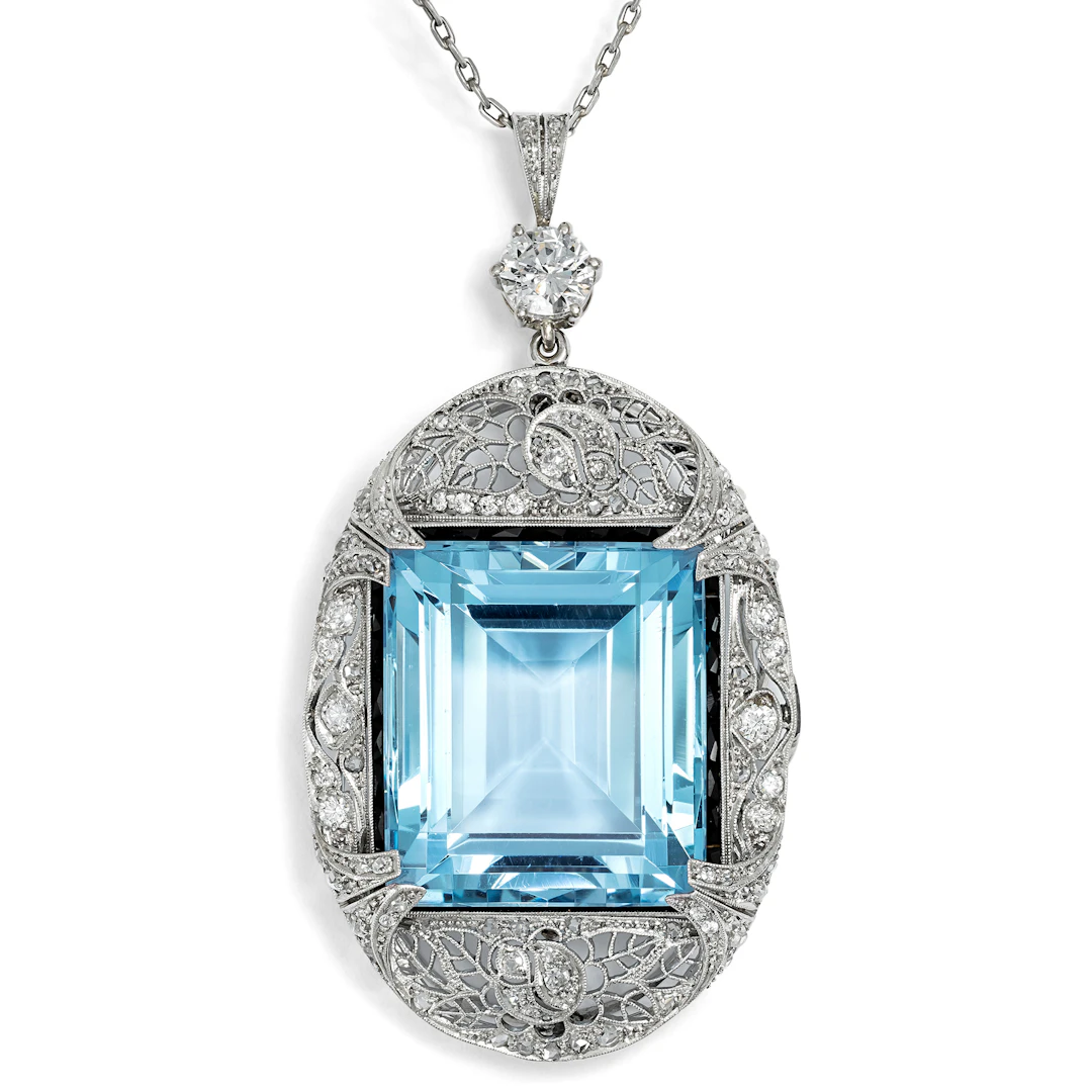Large Pendant-Brooch with Excellent Aquamarine in Platinum, c. 1925