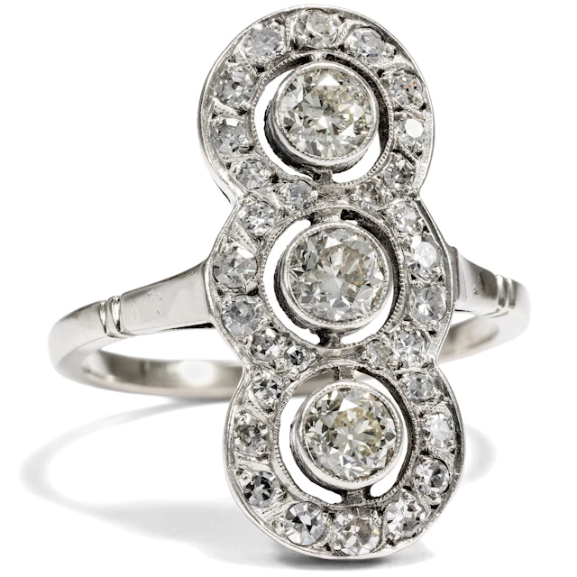 Antique Ring In White Gold And Silver With 1.25 Ct Diamonds, Circa 1930
