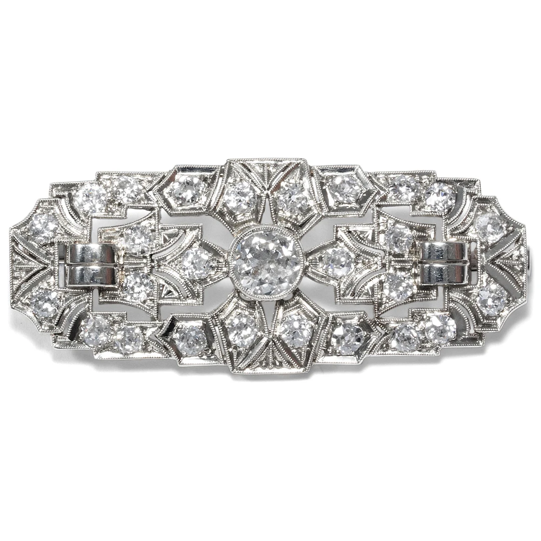 Glamorous Art Deco Brooch With Diamonds in White Gold, Vienna, 1930s