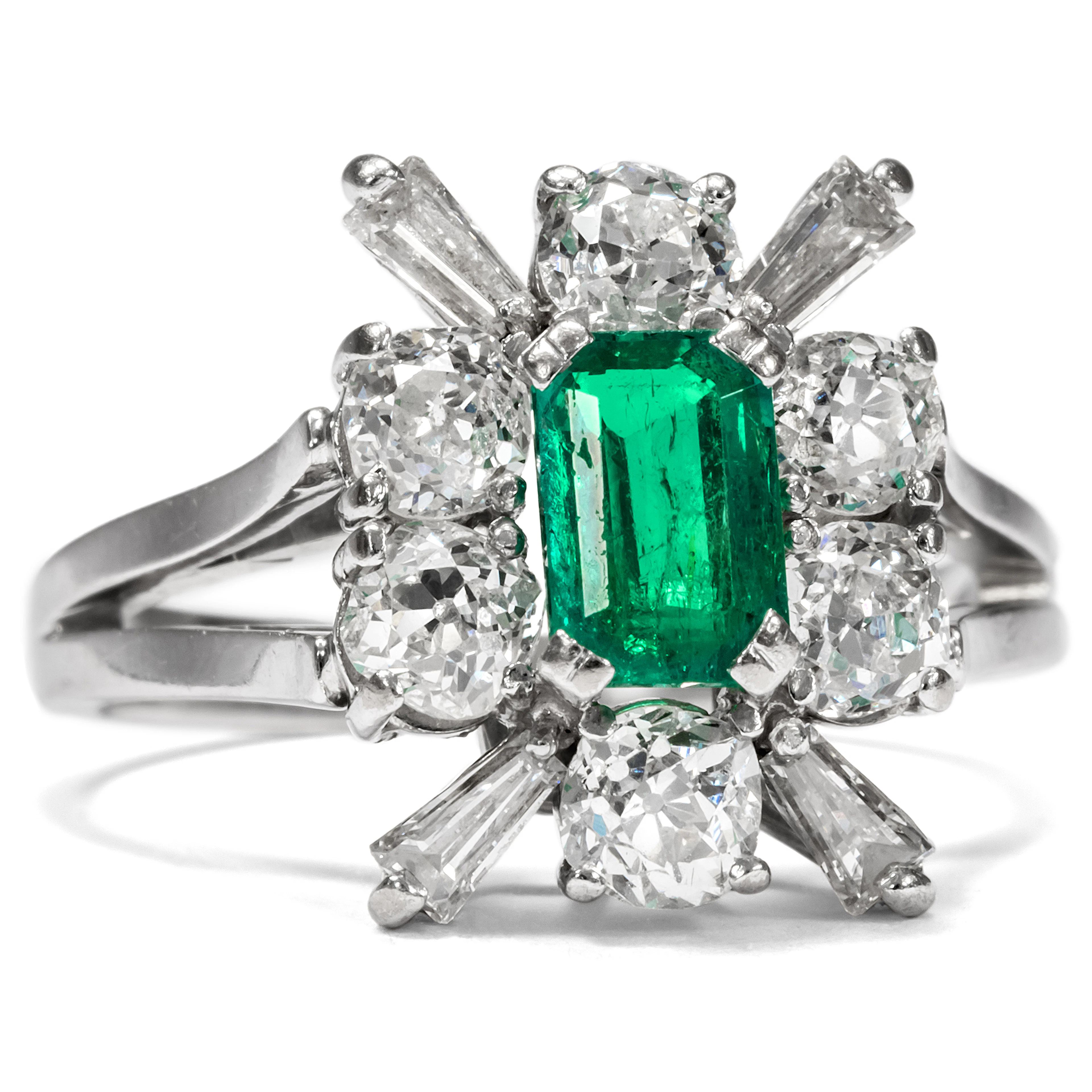 Glamorous Vintage Ring With Colombian Emerald & Diamonds, c. 1970