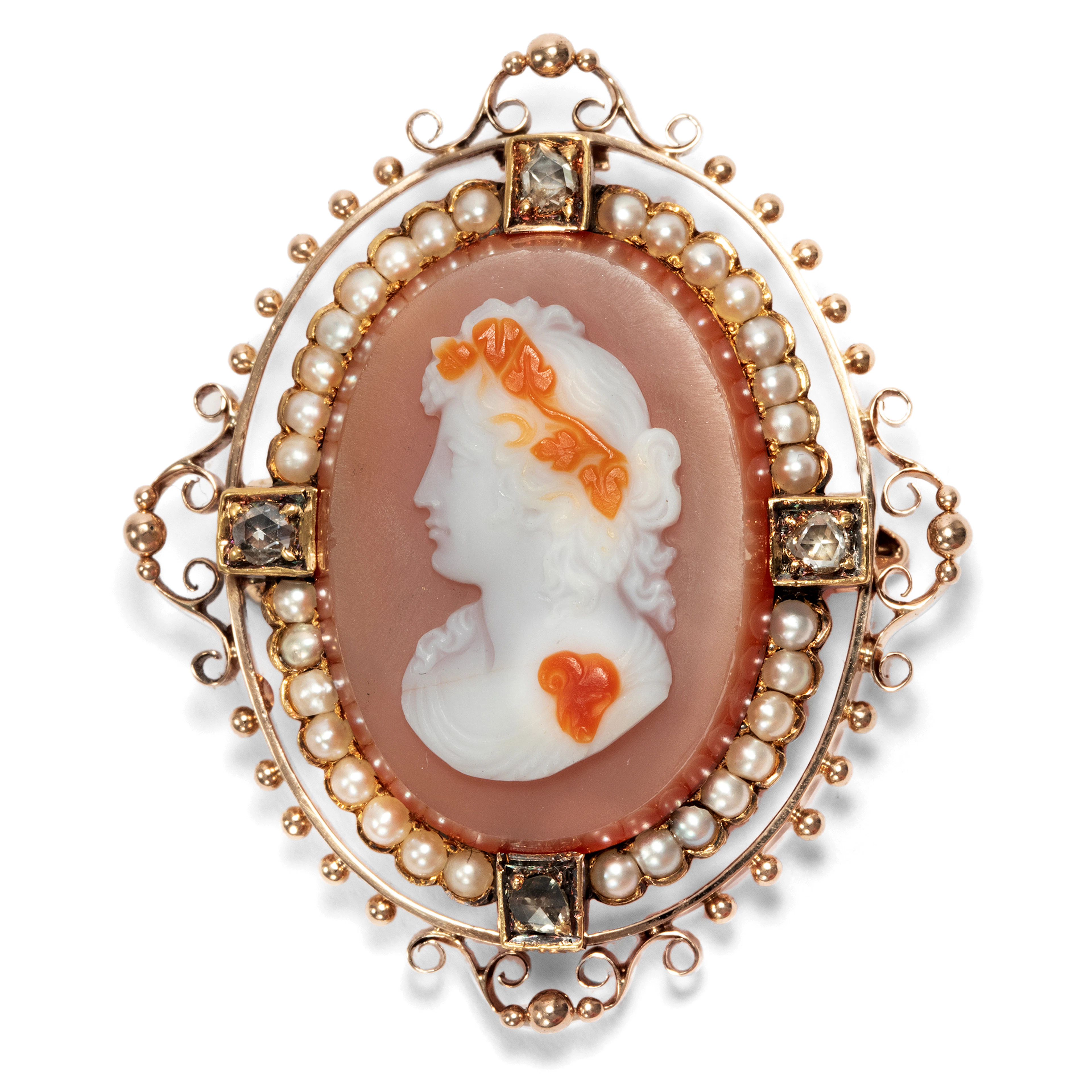Antique Pendant-Brooch with a Hardstone Cameo in Gold, c. 1880