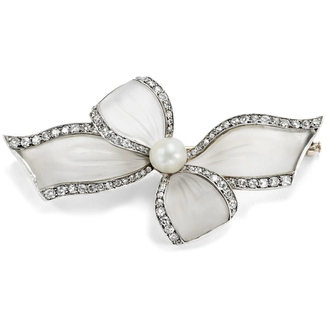 Elegant Bow Brooch Made of Rock Crystal, Diamonds, and an Oriental