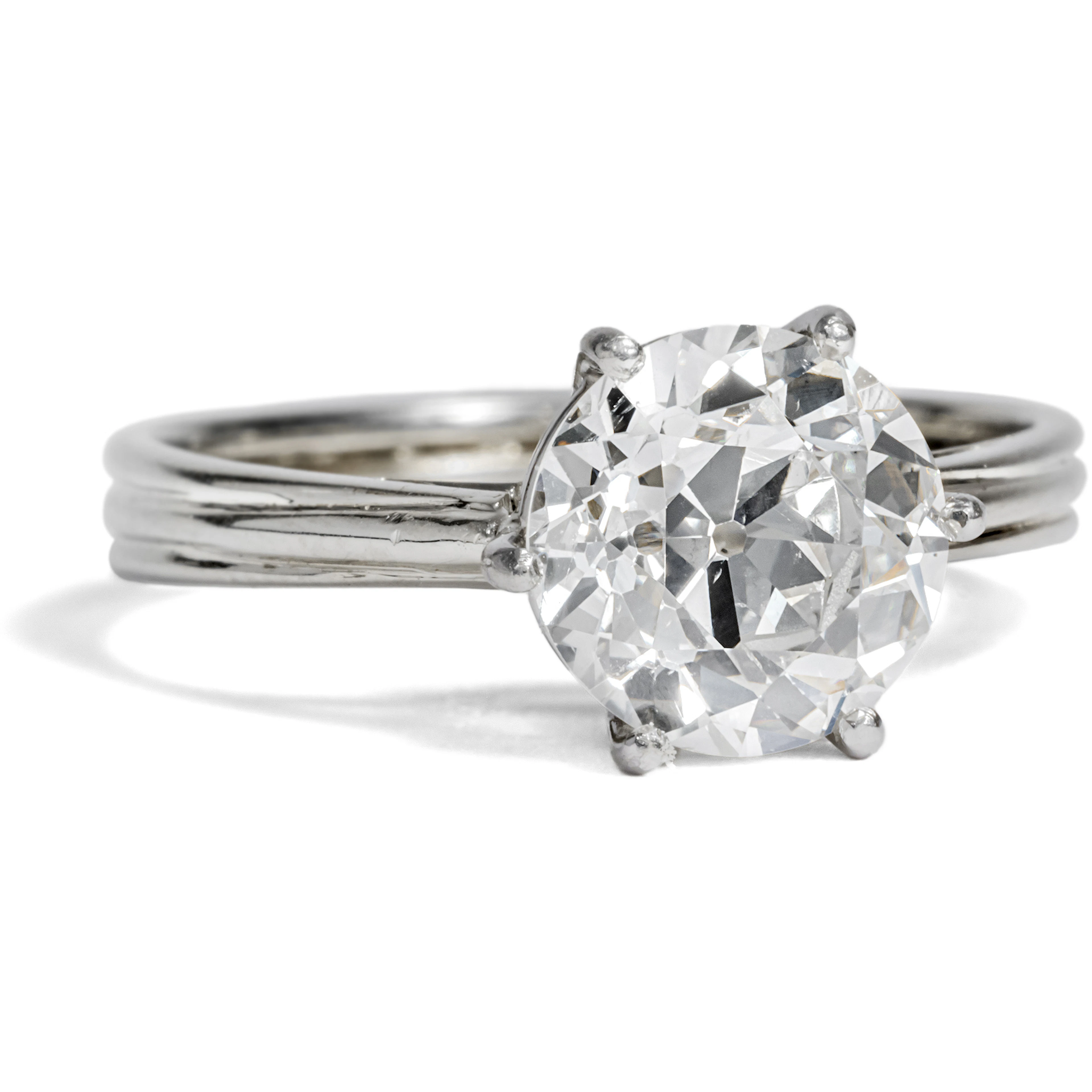 Vintage Ring With an Antique 1.93 ct Old European Cut Diamond in Platinum