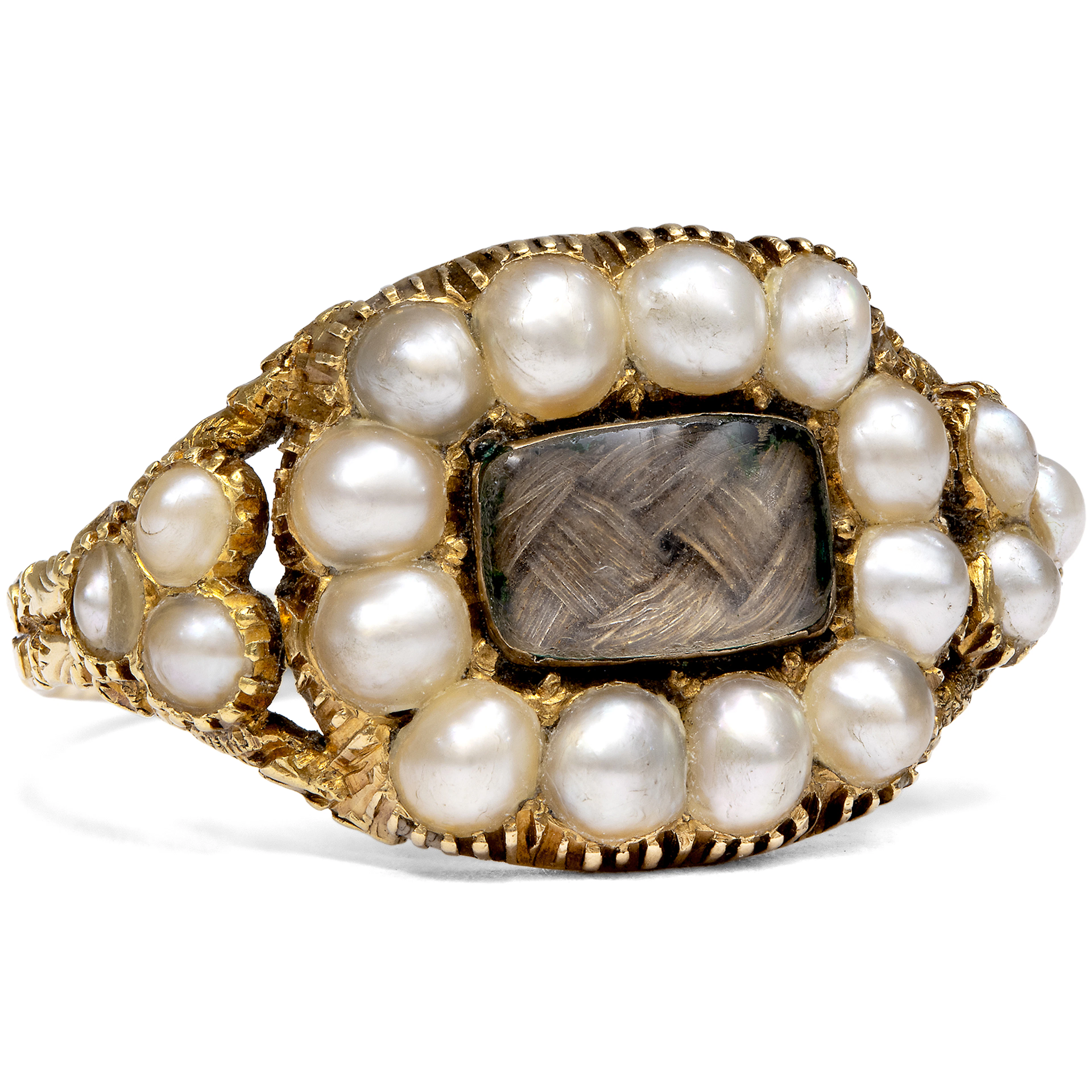 Early Victorian mourning ring with pearls and a hair inlay, in gold