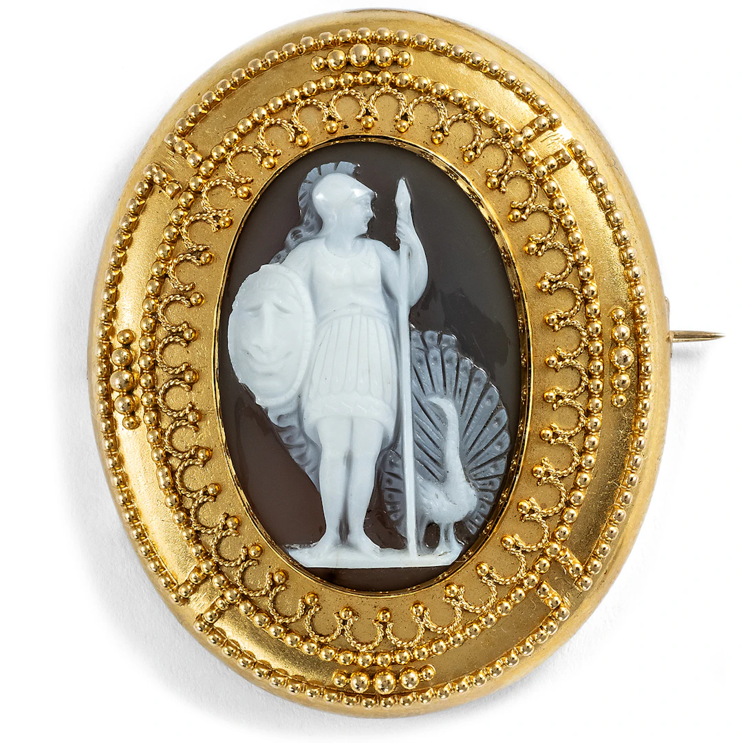 Fabulous Brauch with Agate Cameo in an Archaeological-Style Gold Setting