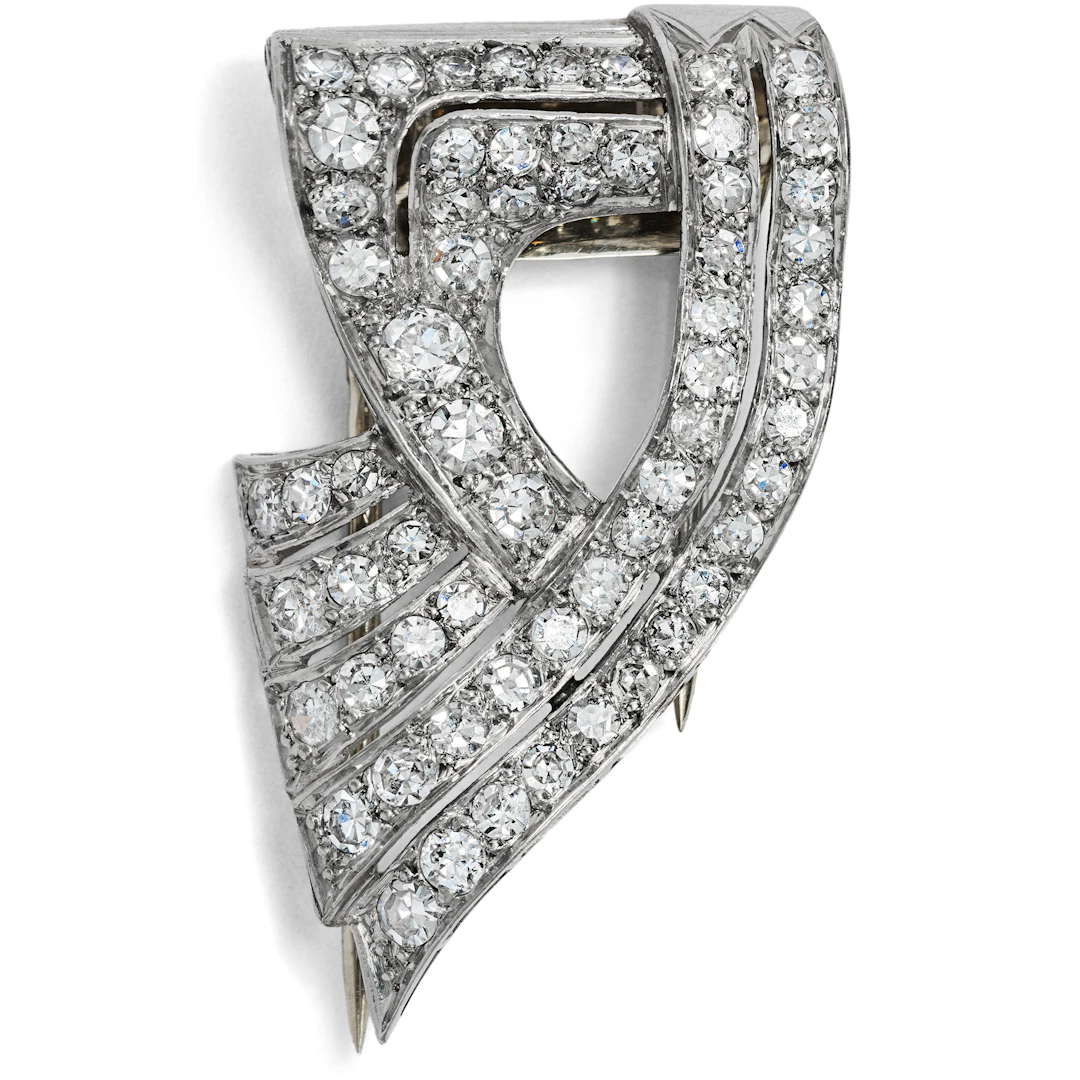 Elegant Art Déco Clip with Diamonds in Platinum, France 1940ies
