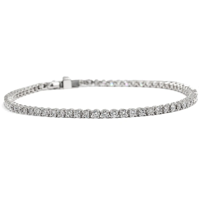 Classic Tennis Bracelet with 2.85 ct Vintage Diamonds in White Gold