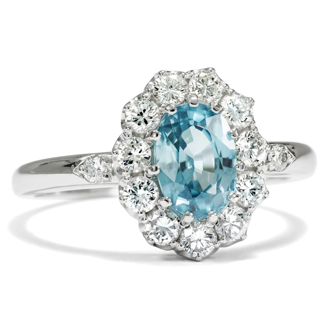Elegant Ring with Natural Zircon and Brilliant-Cut Diamonds in Platinum