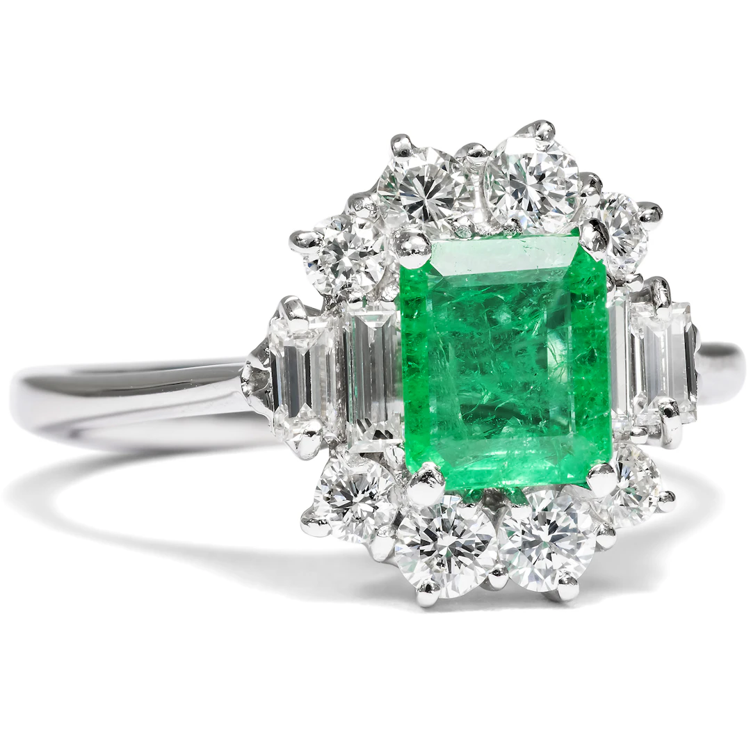 Luxurious Vintage Emerald Ring with Diamonds in White Gold, c. 1980