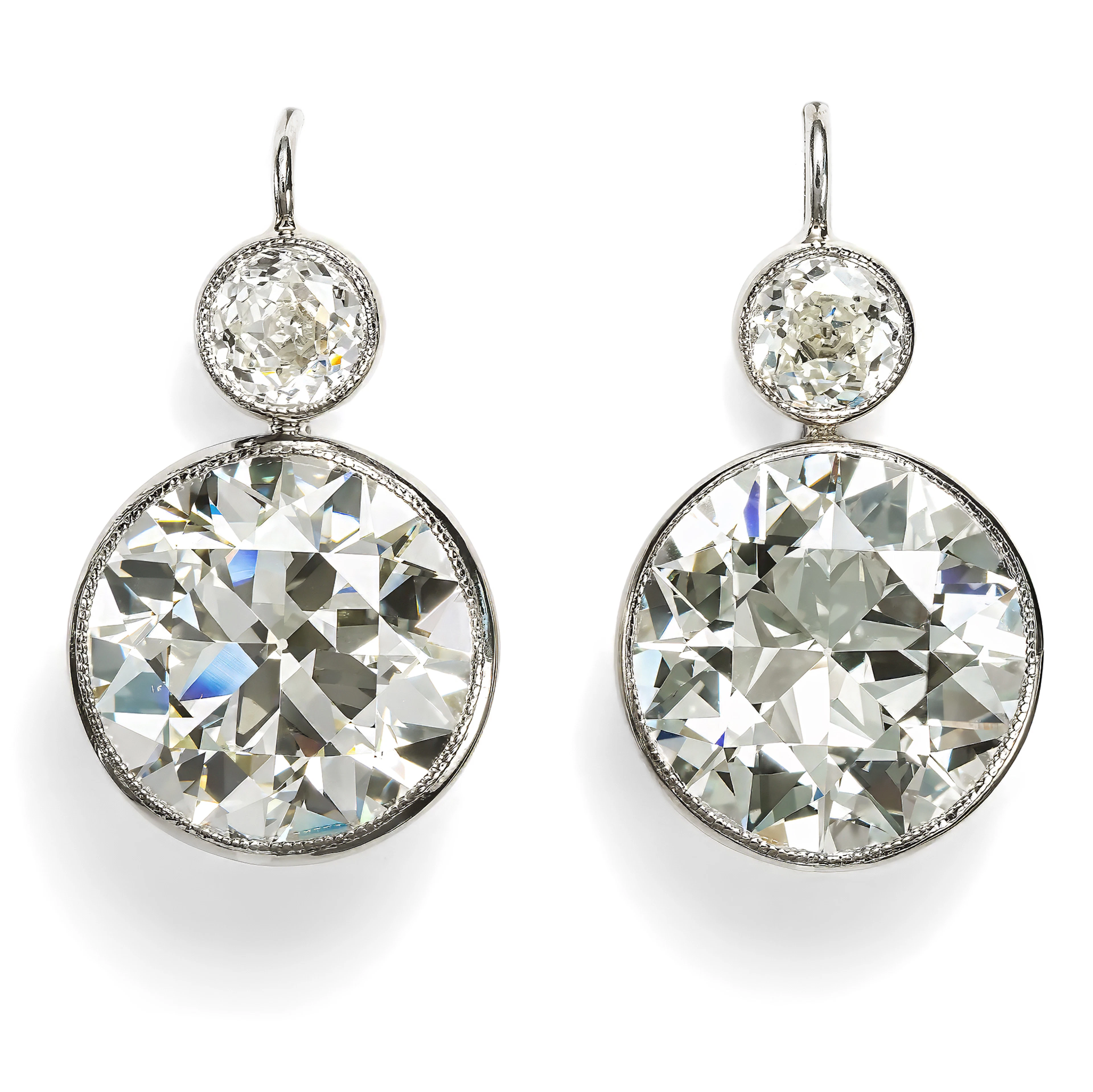 Exquisite Earrings with 26.05 ct Old Cut Diamonds, Gerhard Lährm, Salzburg