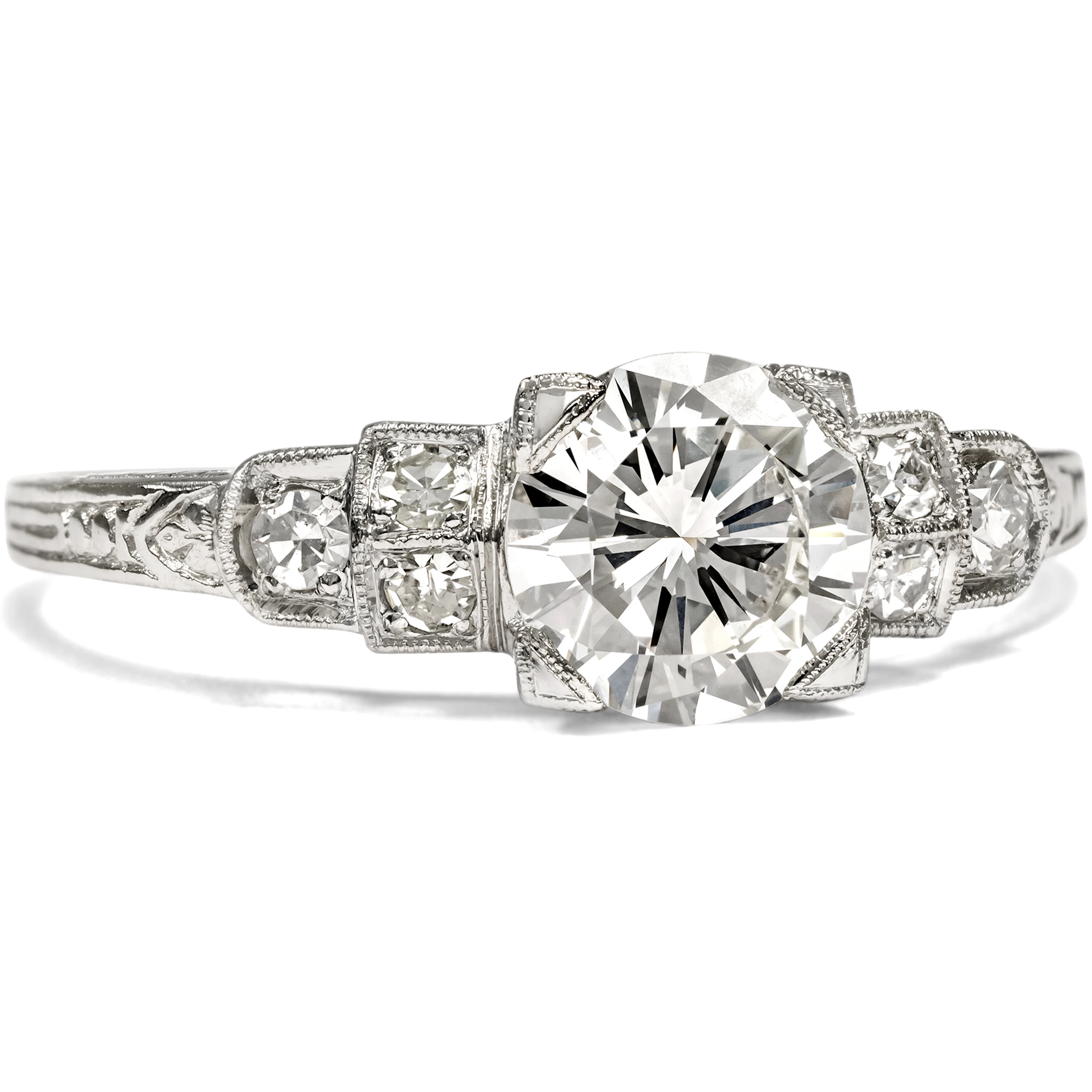 Elegant Platinum Ring with a 0.95 ct Brilliant-Cut Diamond Solitaire