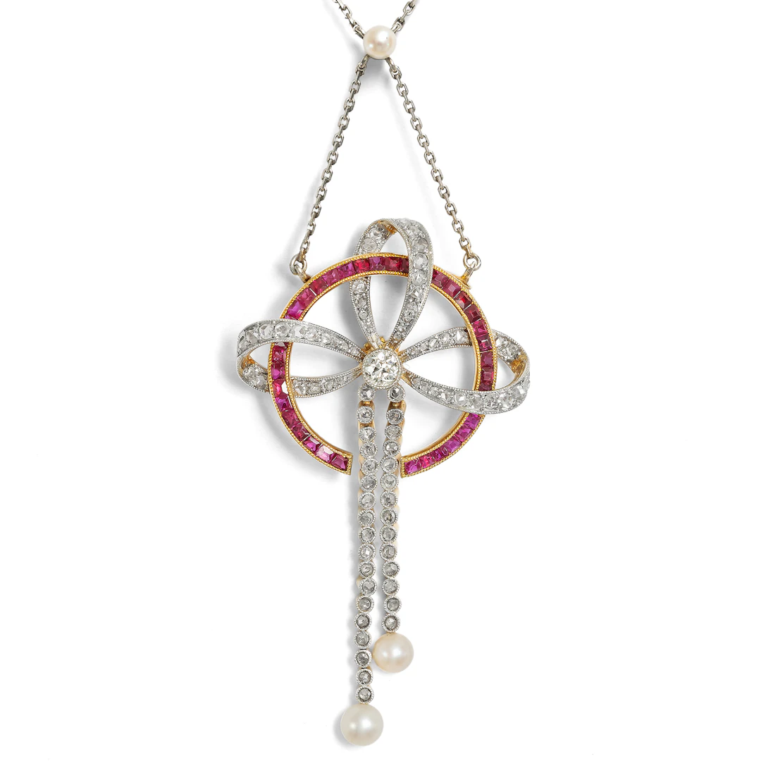 Elegant necklace with diamonds, pearls & Burma rubies in platinum