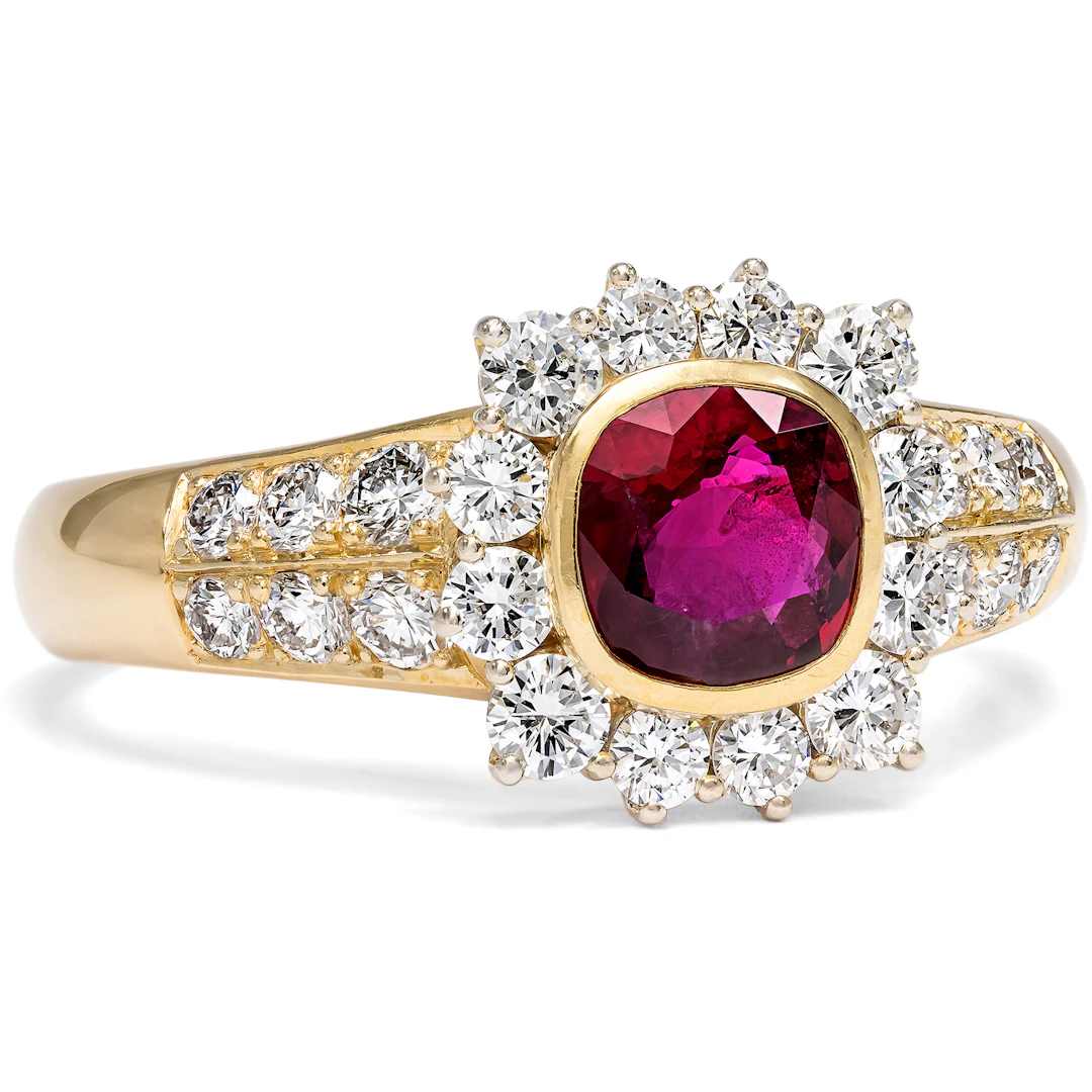Precious Vintage Ring With Ruby & Diamonds in Gold, Circa 1991