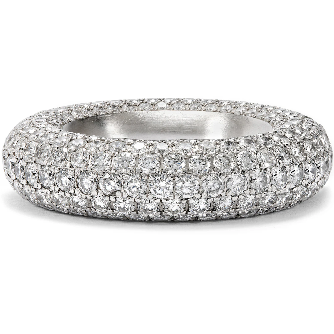 Magnificent ring with 367 brilliant-cut diamonds in platinum By Günter