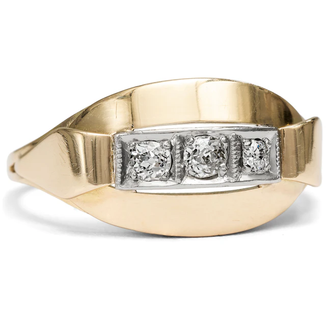 Glamorous "Retro Style" Gold Ring with Diamonds, c. 1940