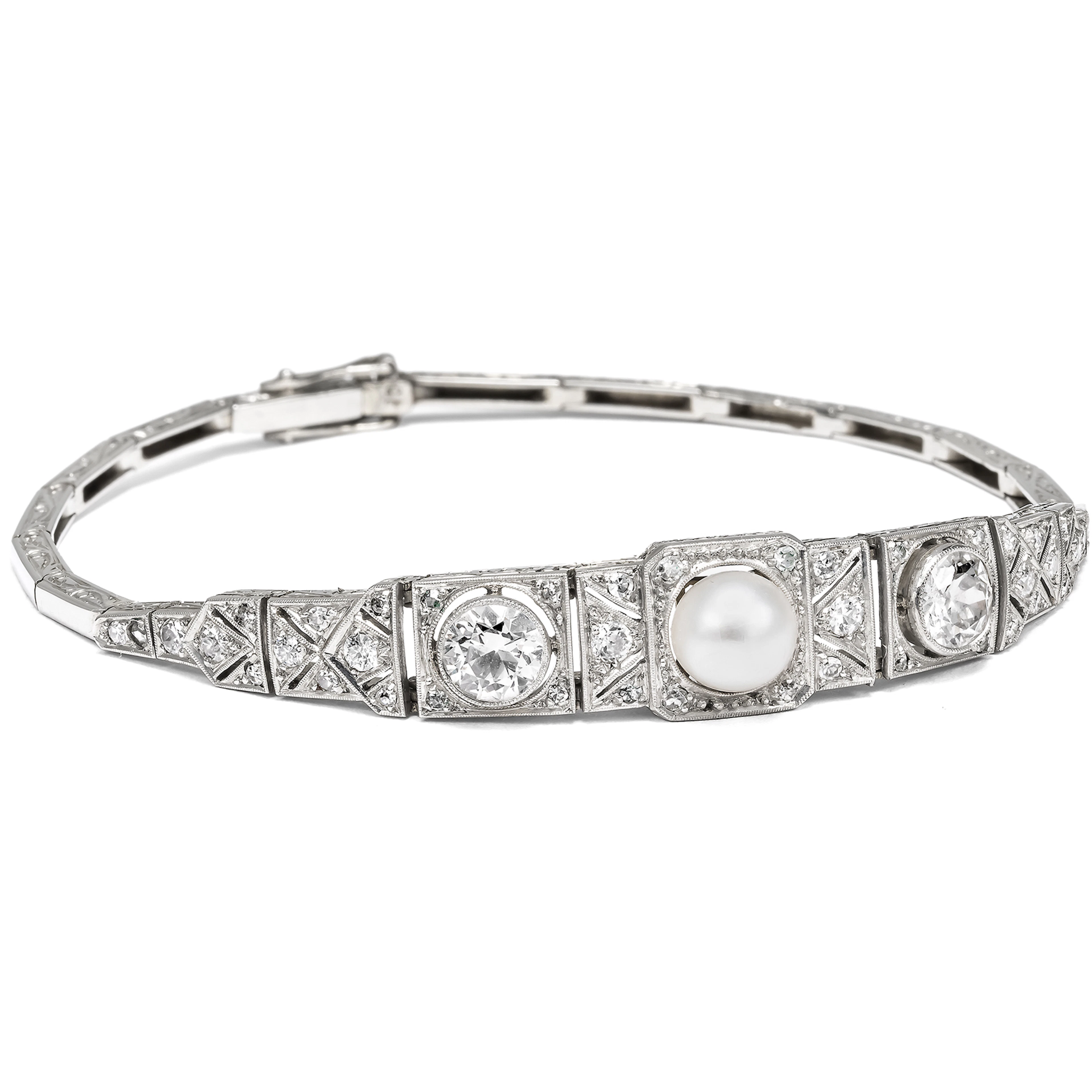 Ideal Art Deco Bracelet with Oriental Pearl and Diamonds in Platinum, c. 1930
