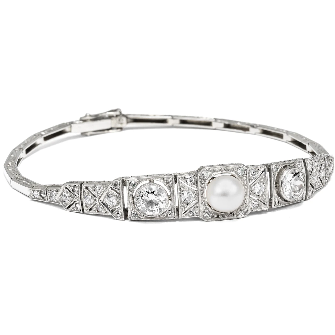 Ideal Art Deco Bracelet with Oriental Pearl and Diamonds in Platinum, c. 1930