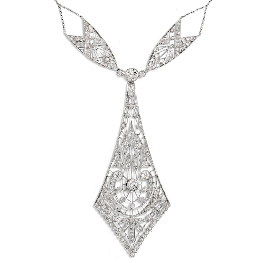 Exquisite Necklace with 8.90 ct Diamonds in Platinum, c. 1915