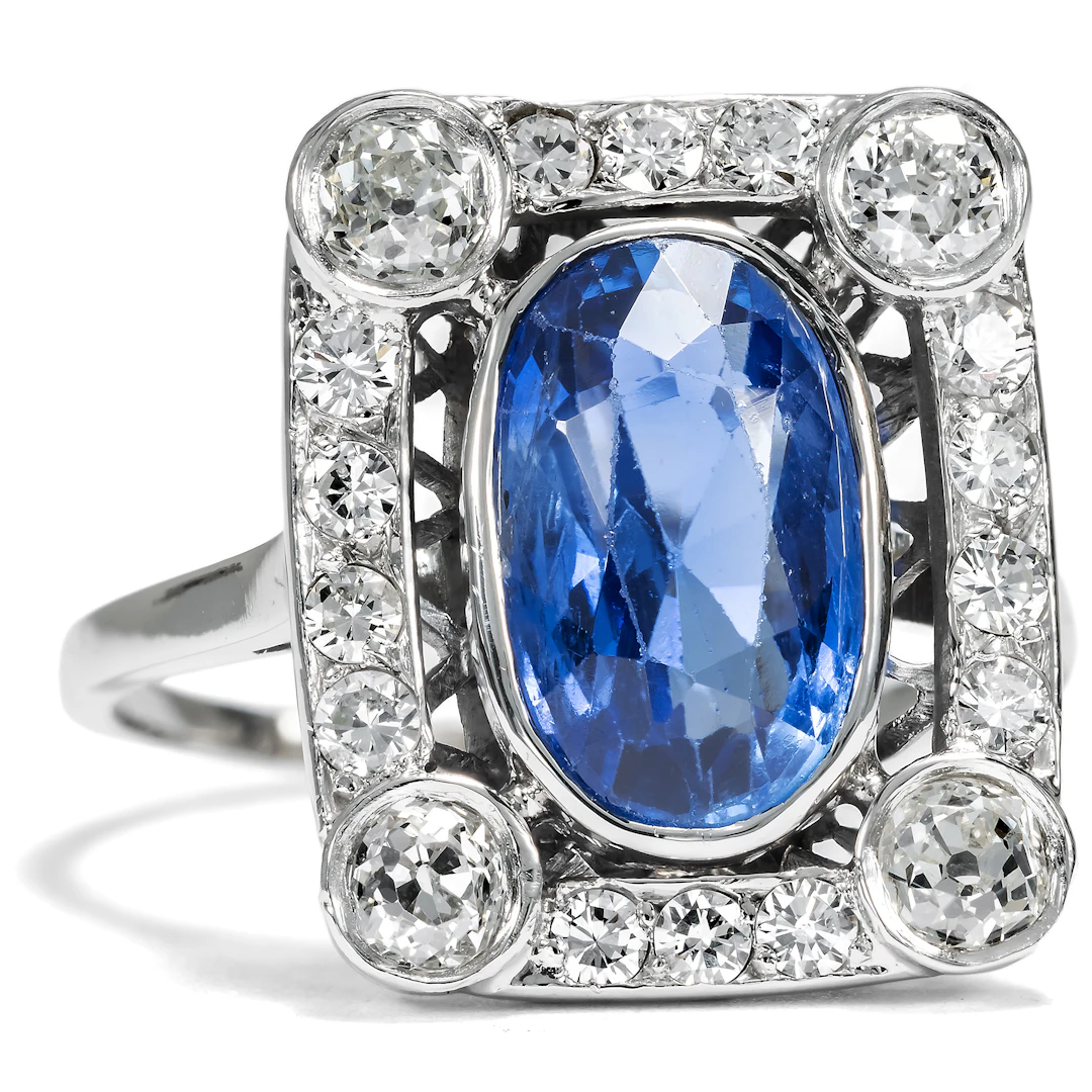 Elegant Platinum Ring with Ceylon Sapphire & Diamonds, France c. 1925