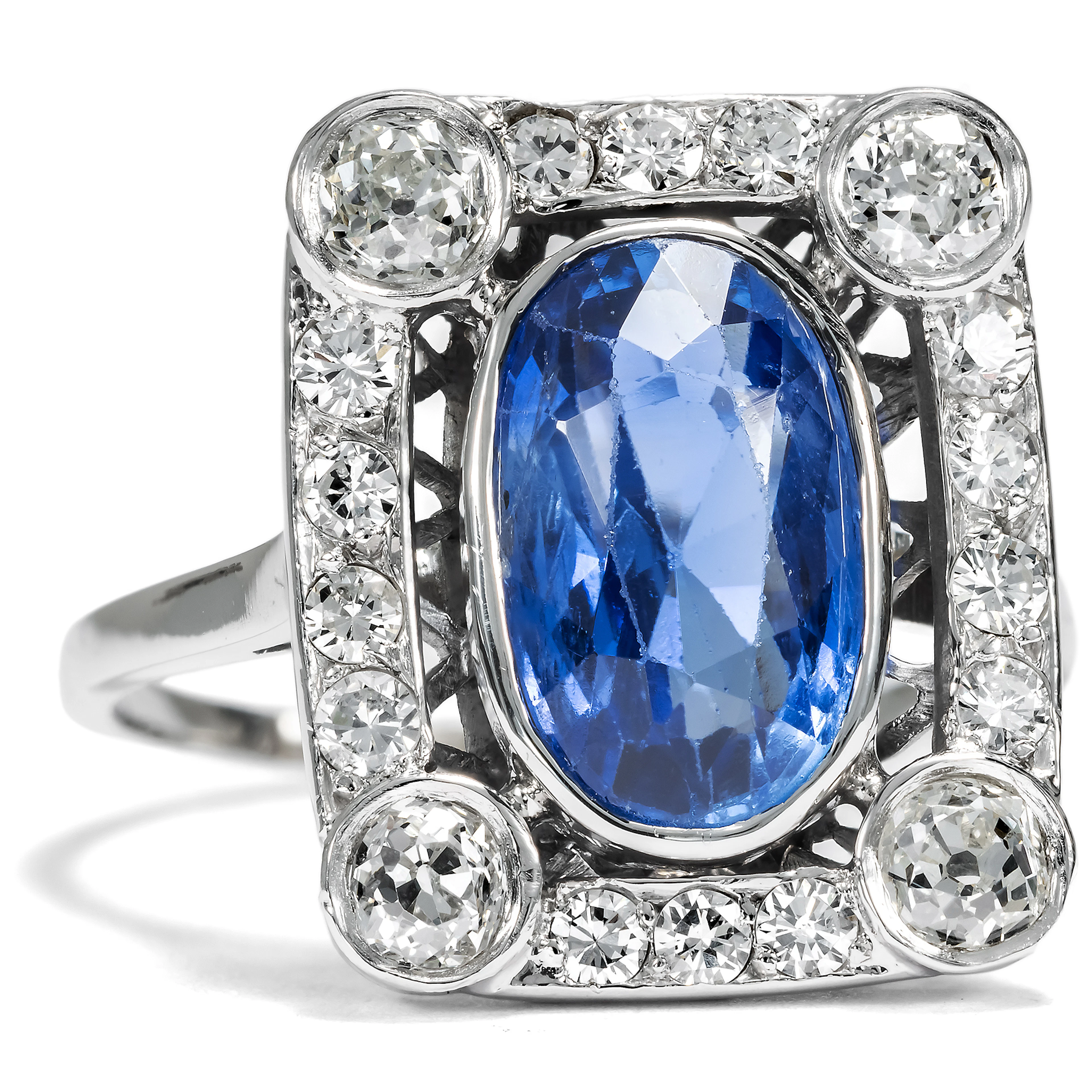 Elegant Platinum Ring with Ceylon Sapphire & Diamonds, France c. 1925