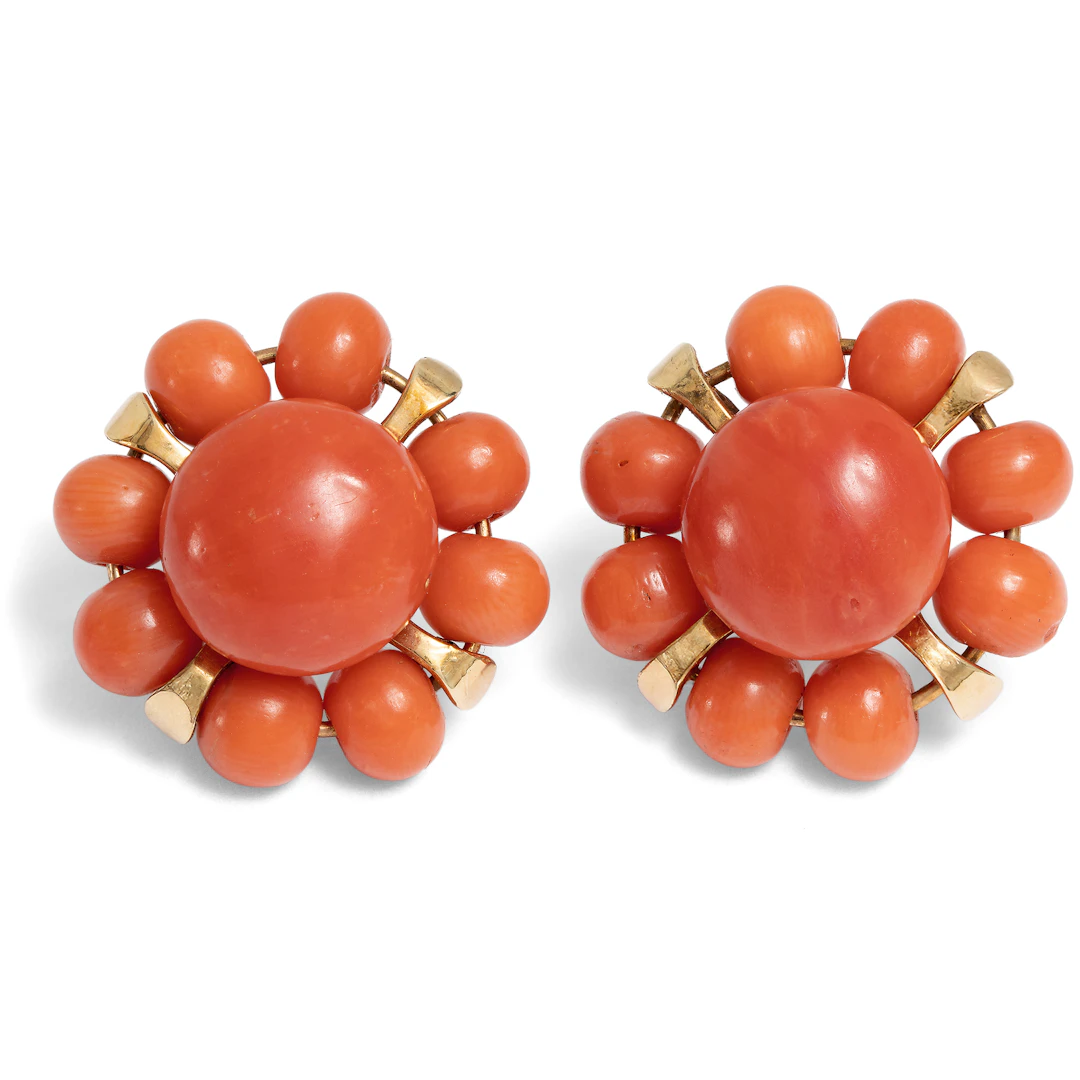 Cheerful Stud Earrings with Coral from the Mediterranean in Gold, Circa 1955
