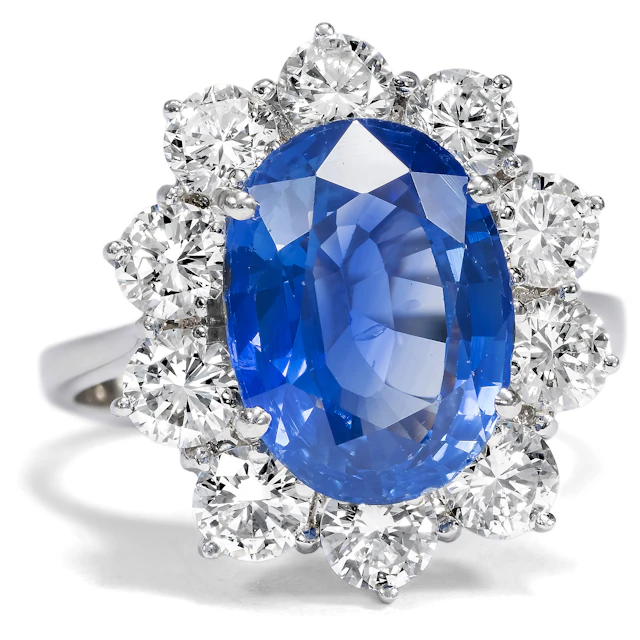 First-Class Vintage Ring With Sapphire & Diamonds in White Gold, Circa 1980