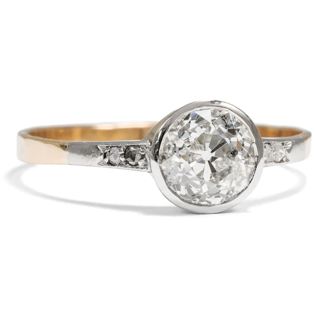 Fabulous Engagement Ring with 1.40 Ct Old European Cut Diamond in